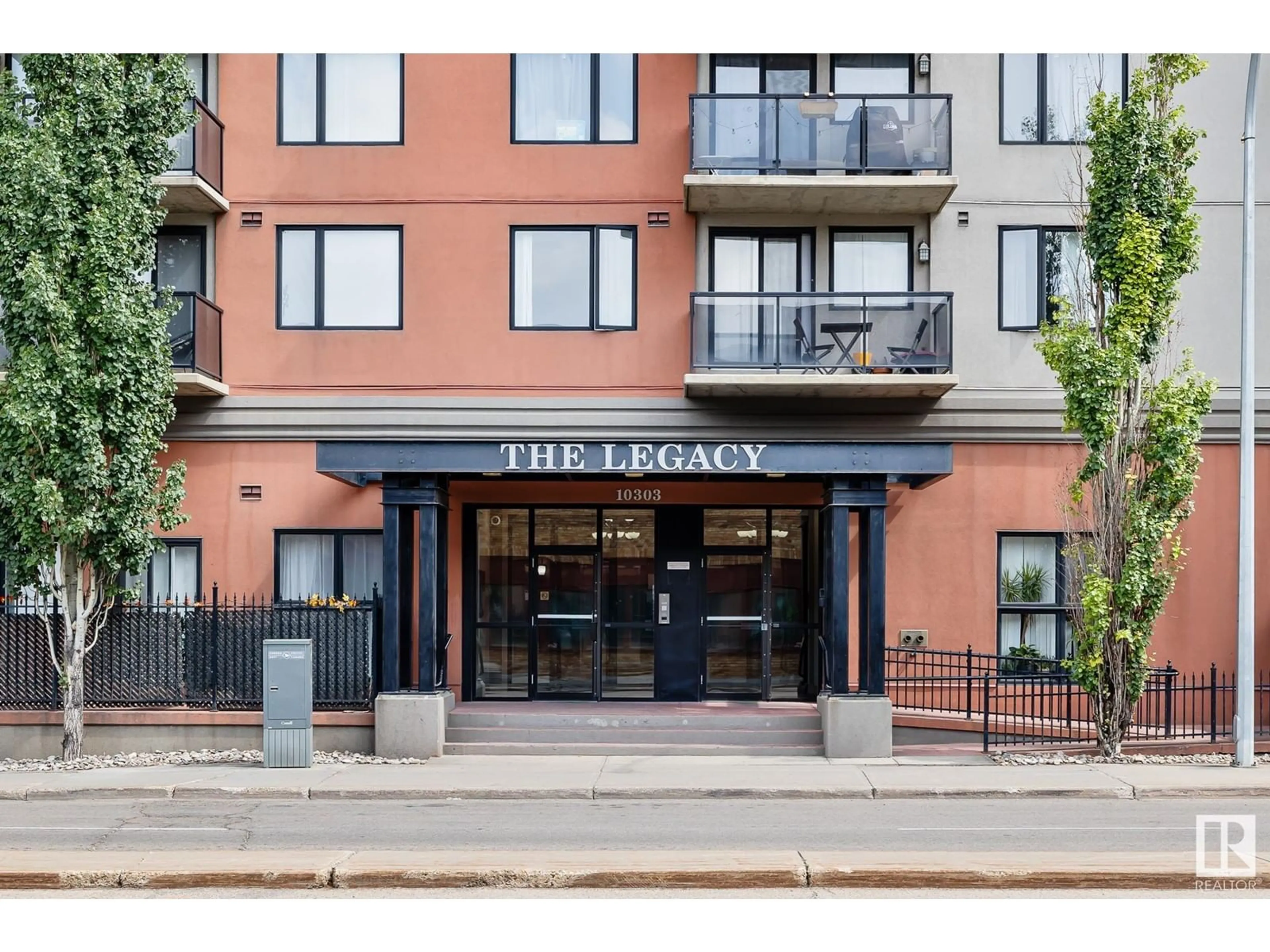 Indoor entryway for #606 10303 105 ST NW, Edmonton Alberta T5J5G3