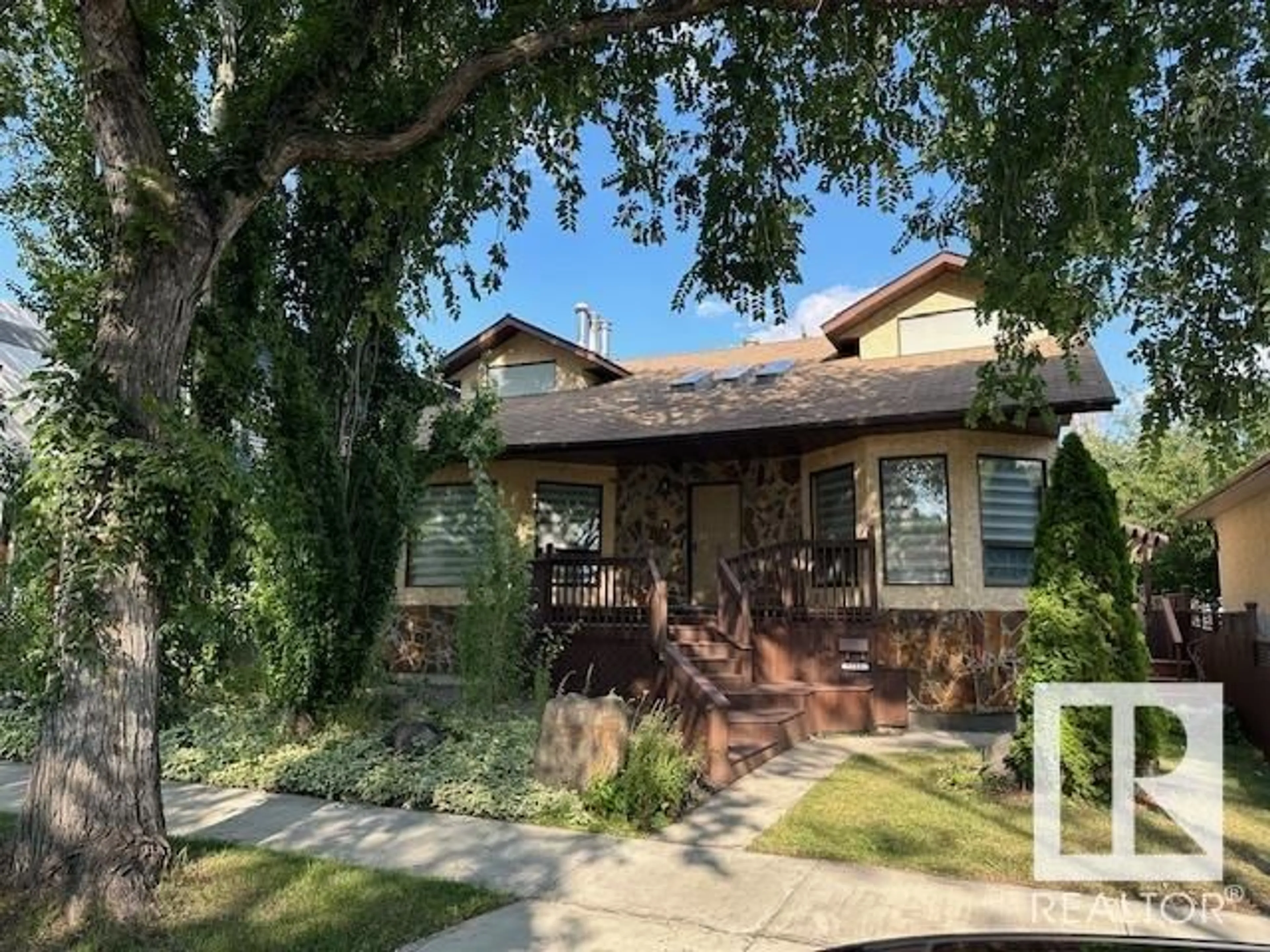 Frontside or backside of a home, cottage for 9533 150 ST NW NW, Edmonton Alberta T5P1N1