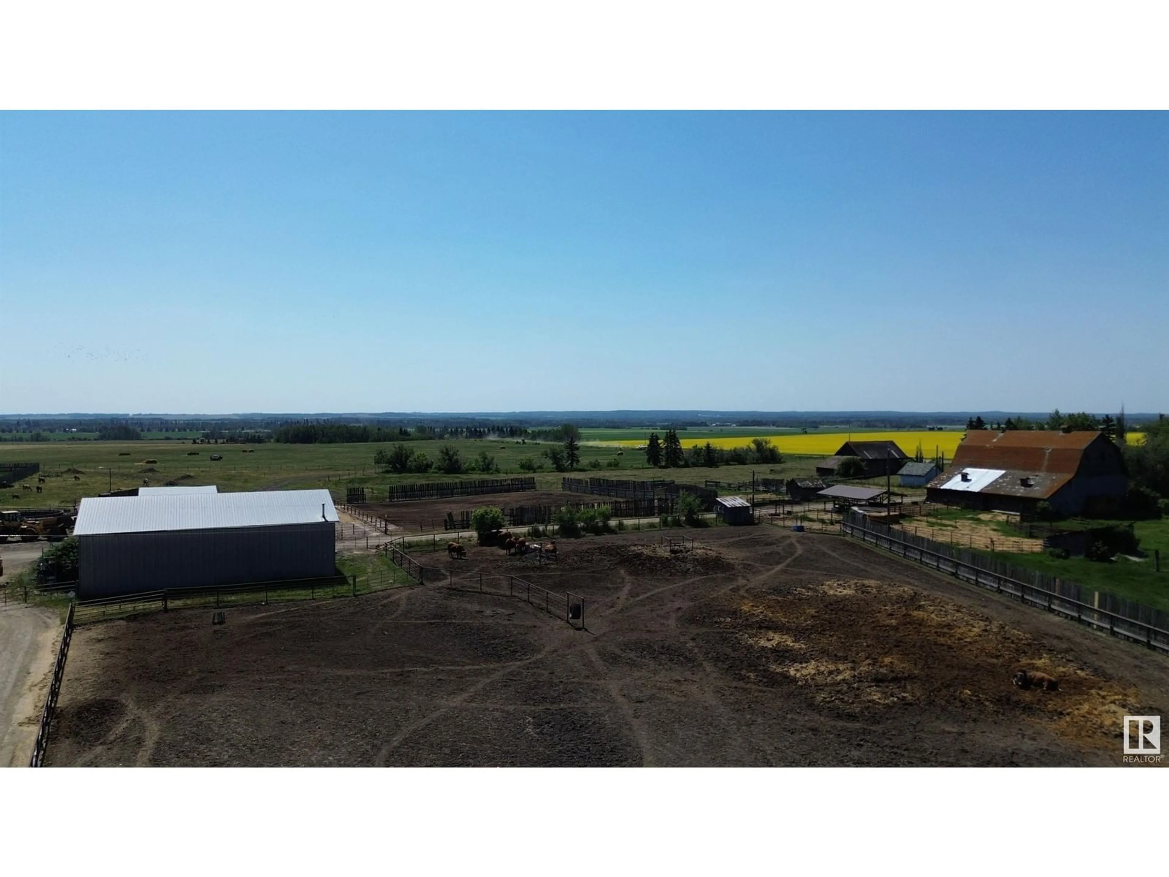 A pic from outside/outdoor area/front of a property/back of a property/a pic from drone, unknown for 55107 RGE RD 271, Rural Sturgeon County Alberta T8R1W4