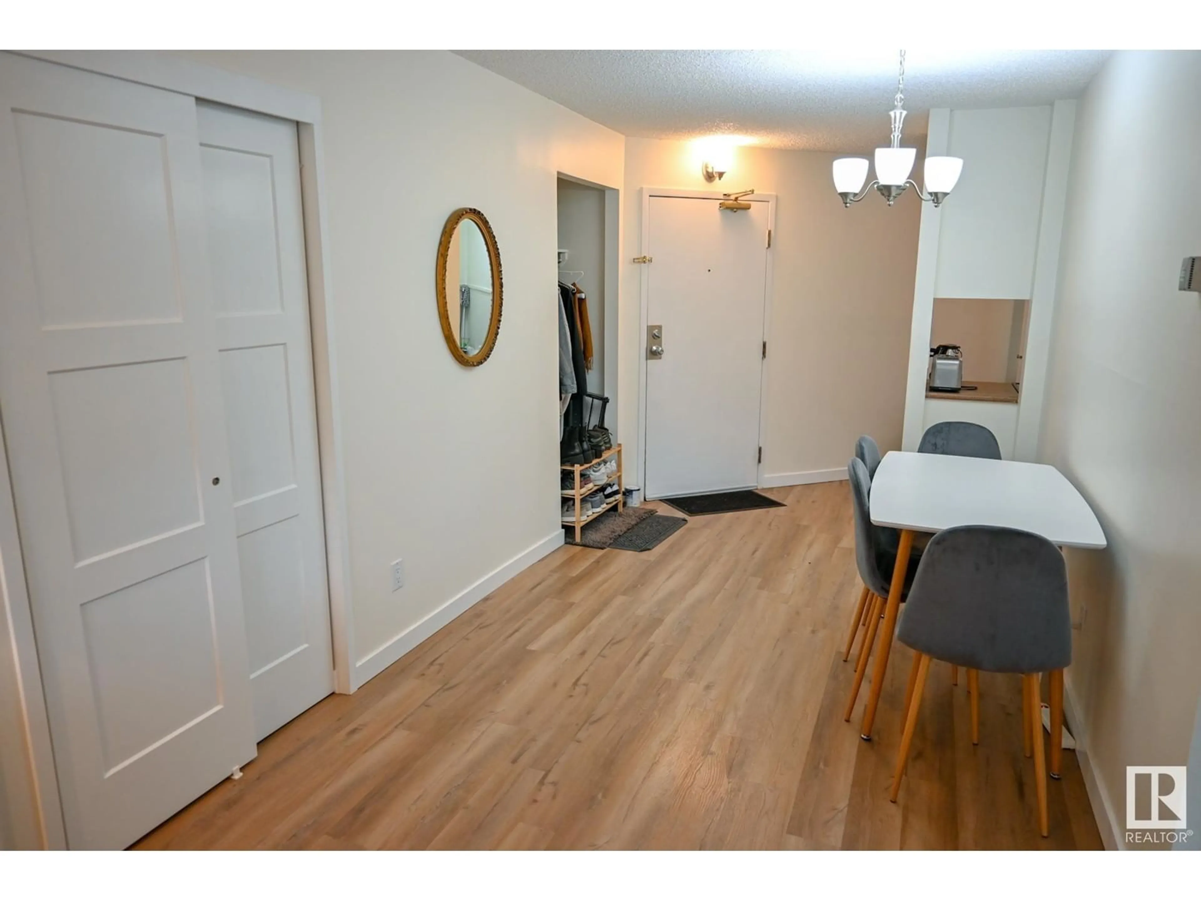 A pic of a room for #206 10149 SASKATCHEWAN DR NW, Edmonton Alberta T6E6B6