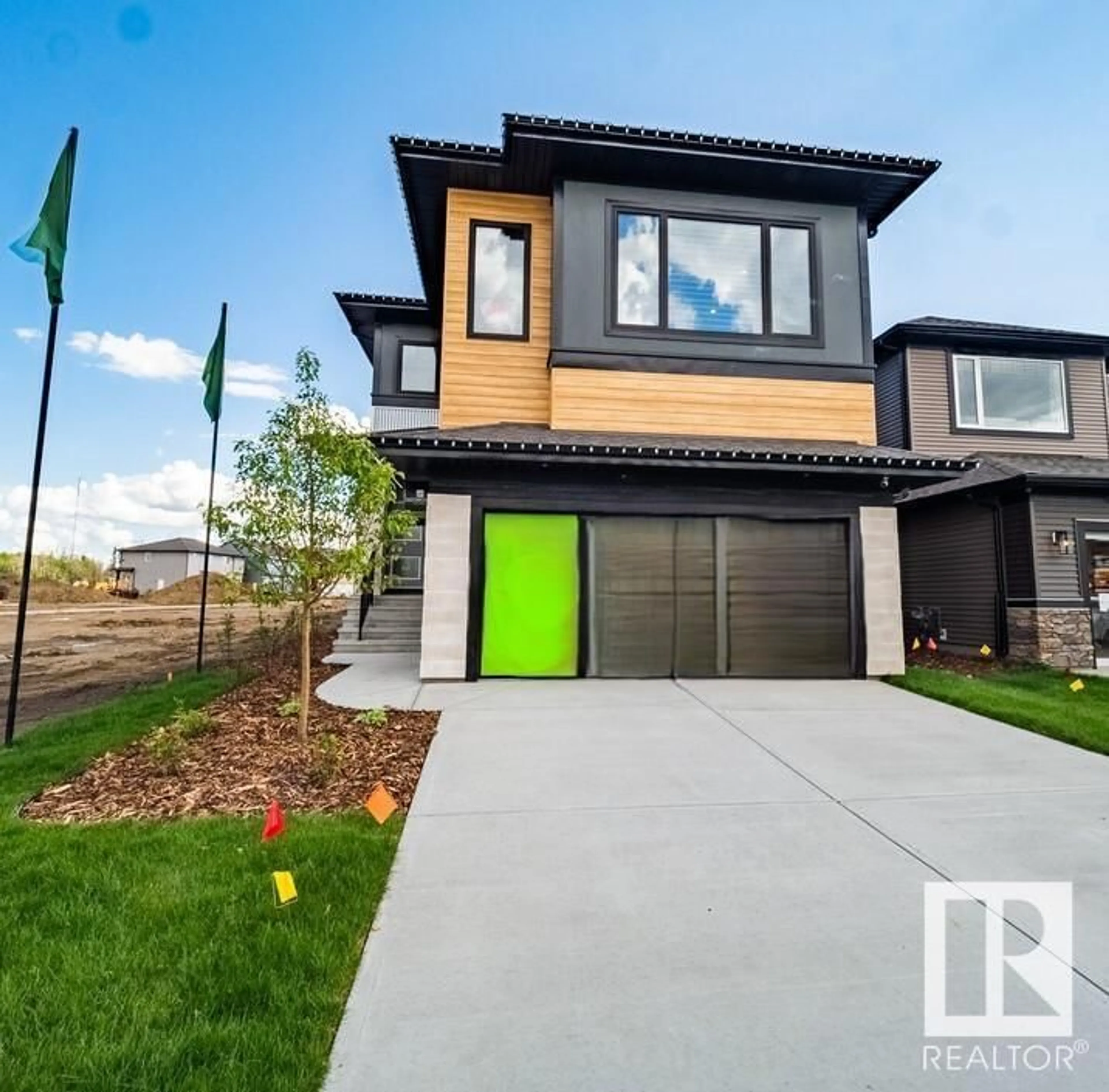 Frontside or backside of a home for 523 37 AV NW, Edmonton Alberta T6T1J2