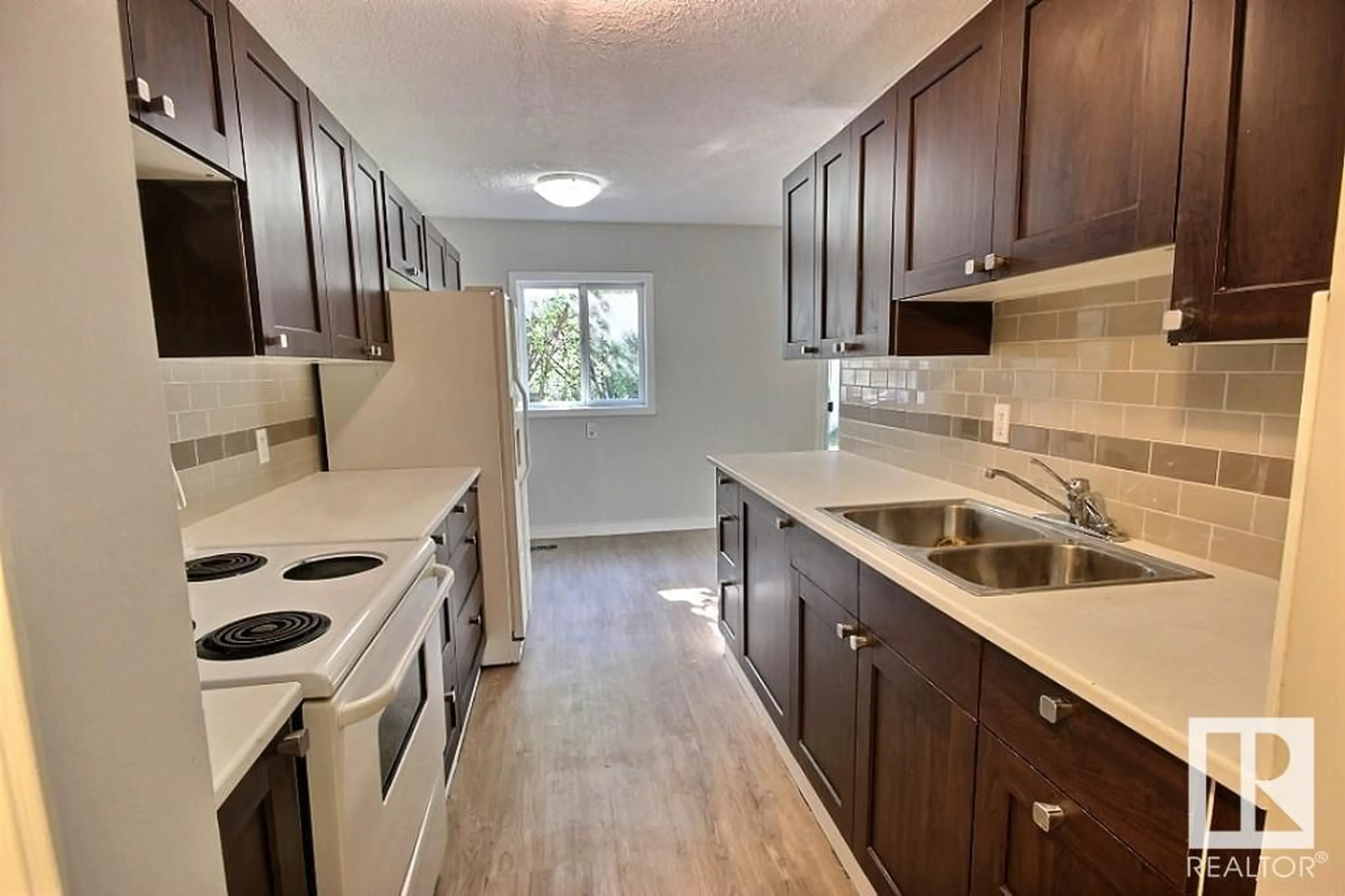 Standard kitchen for 17B MEADOWLARK VG NW, Edmonton Alberta T5R5X3