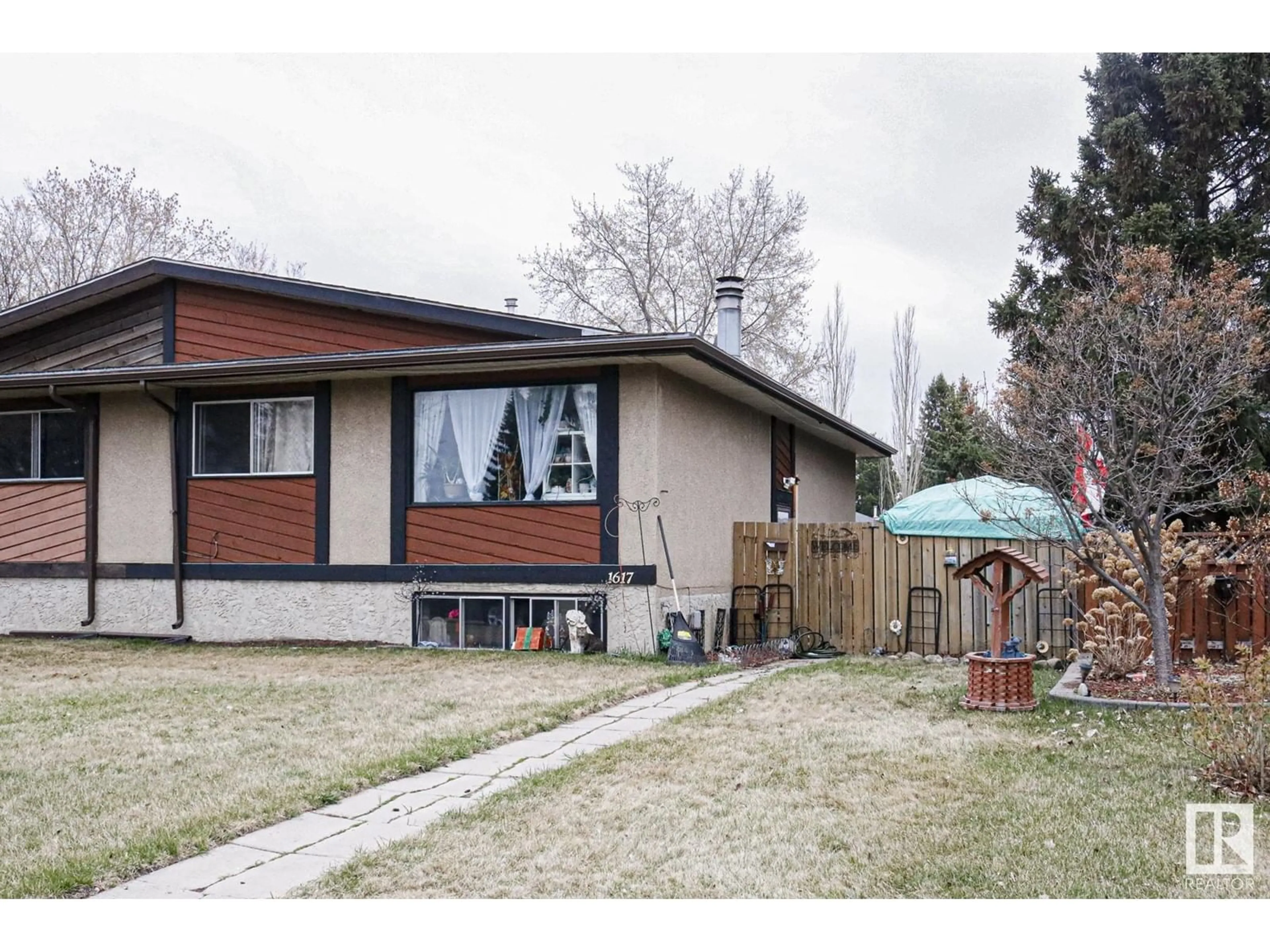 Frontside or backside of a home for 1617 Knottwood RD NW NW, Edmonton Alberta T6K2N3