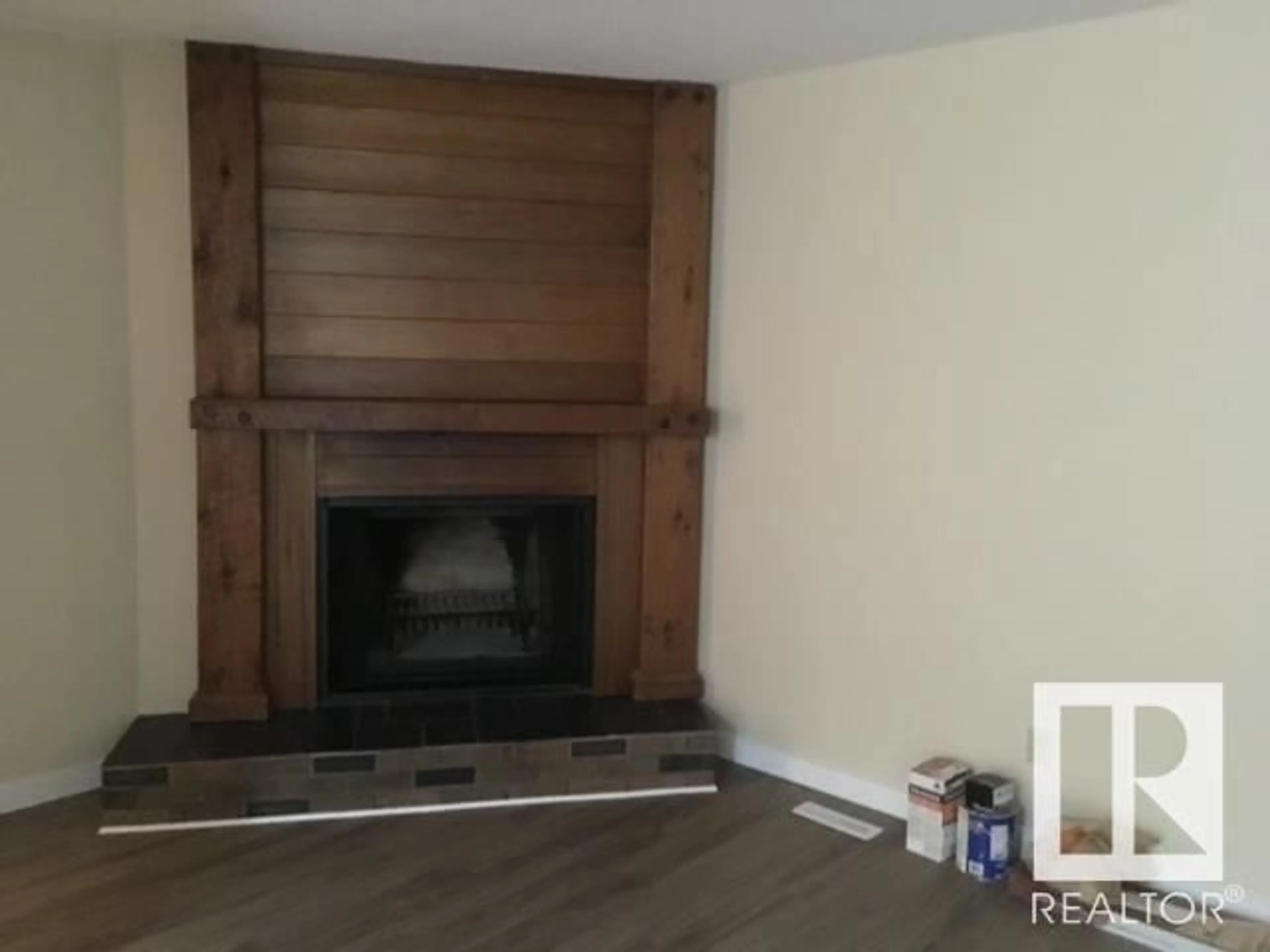 A pic of a room for 1617 Knottwood RD NW NW, Edmonton Alberta T6K2N3