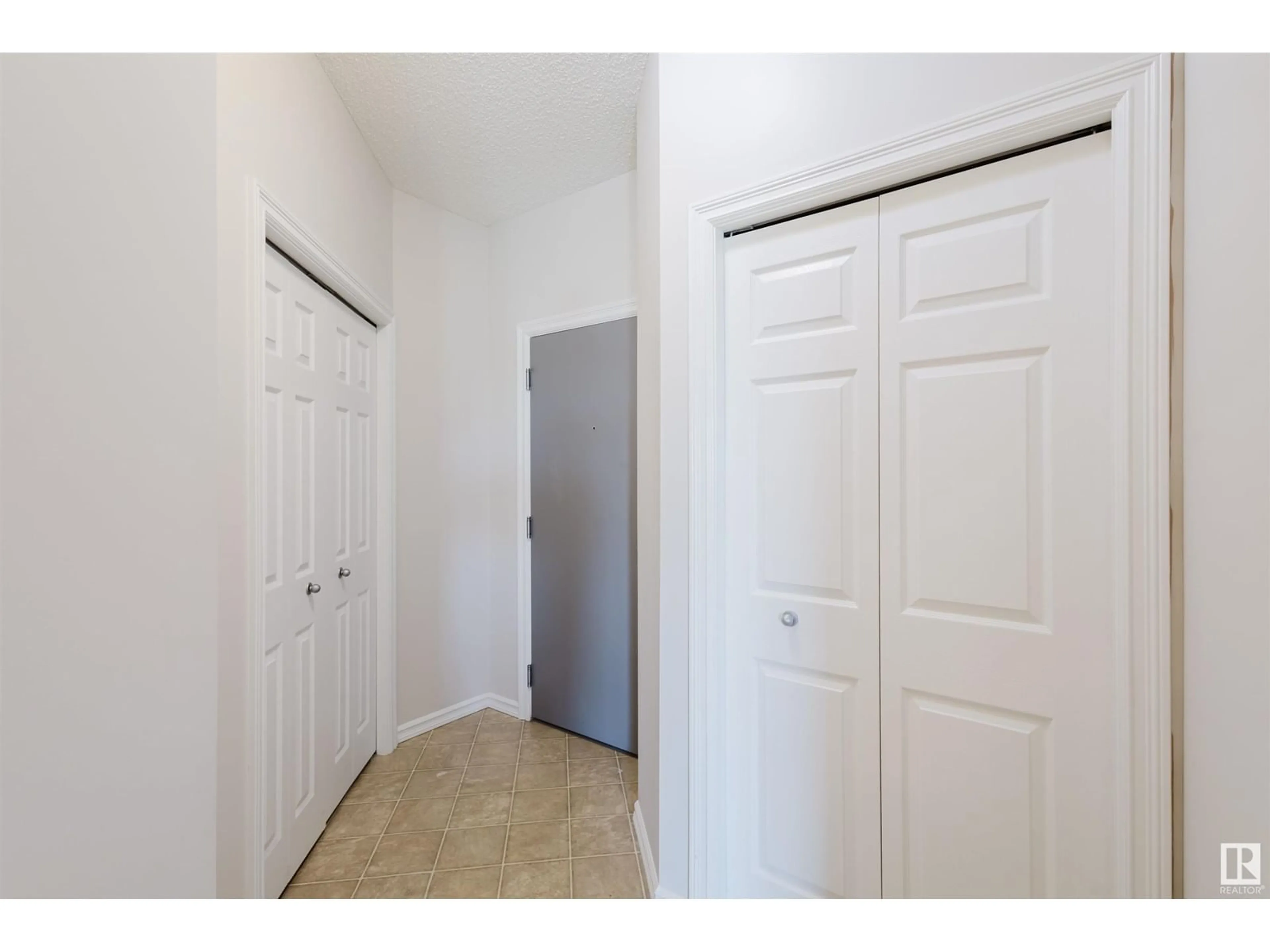 Indoor entryway for #414 226 MACEWAN RD SW, Edmonton Alberta T6W0C5