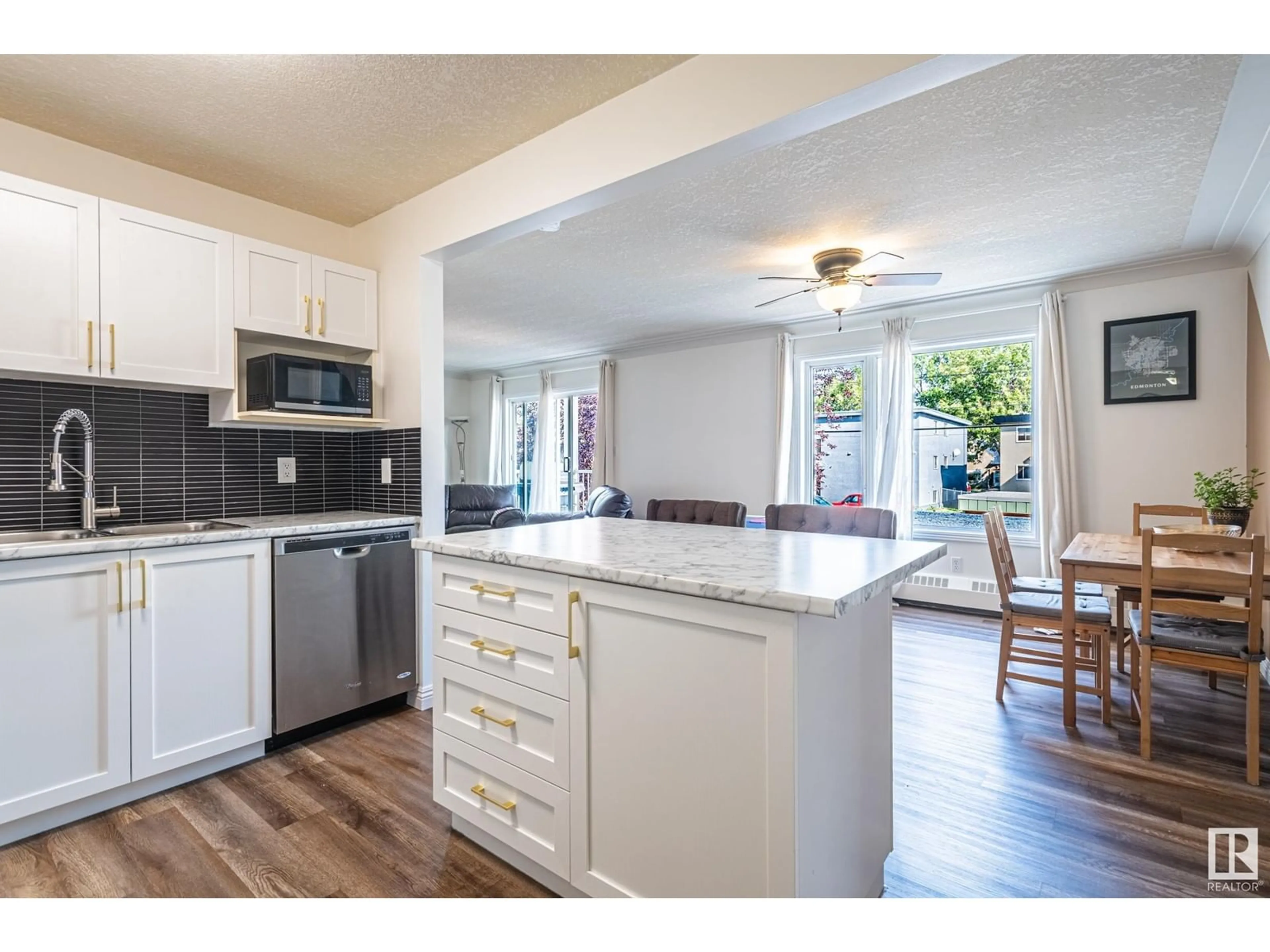 Kitchen for ##36 9914 80 AV NW NW, Edmonton Alberta T6E6L6