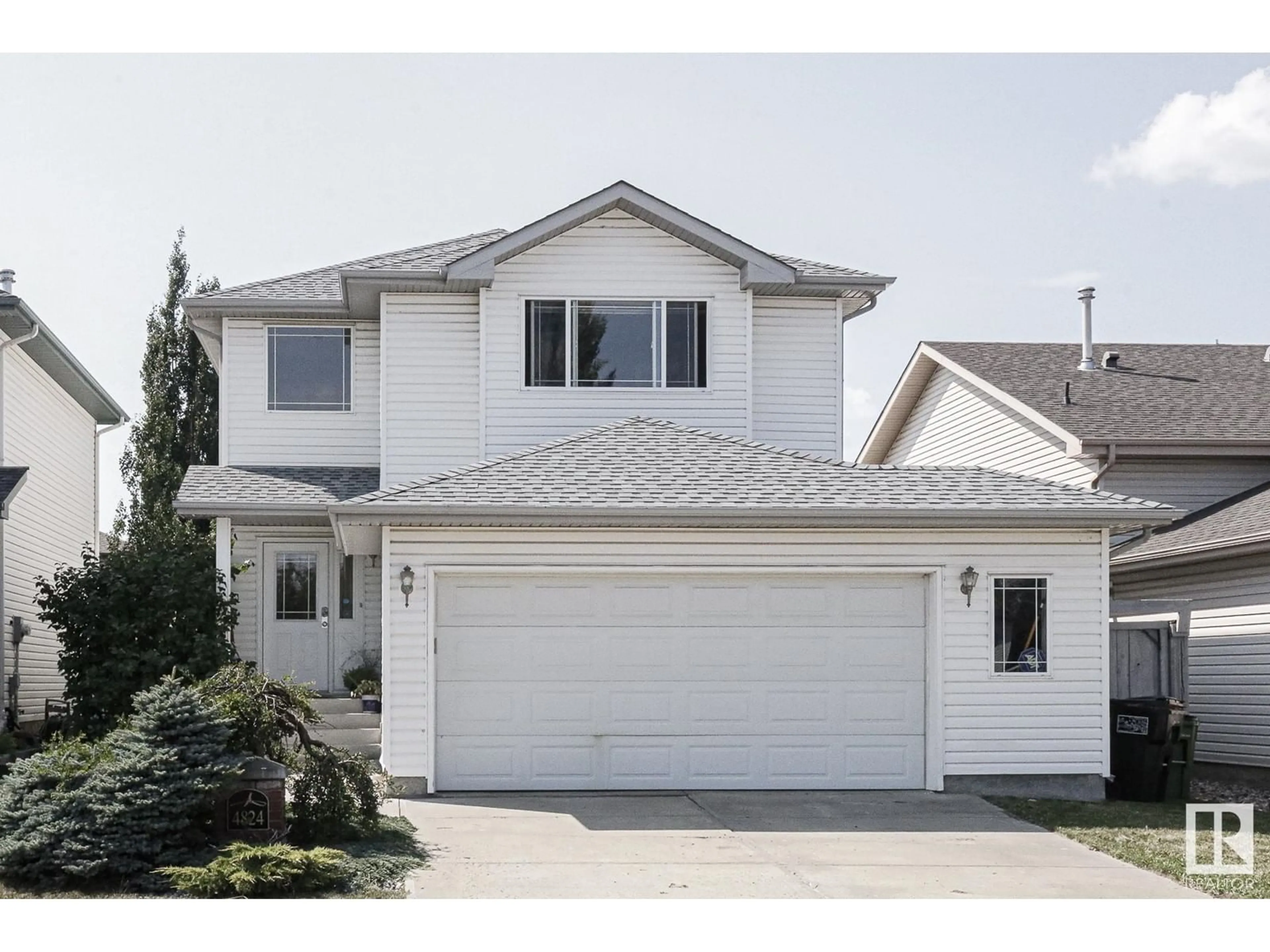 Frontside or backside of a home for 4824 189 ST NW, Edmonton Alberta T6M2S7