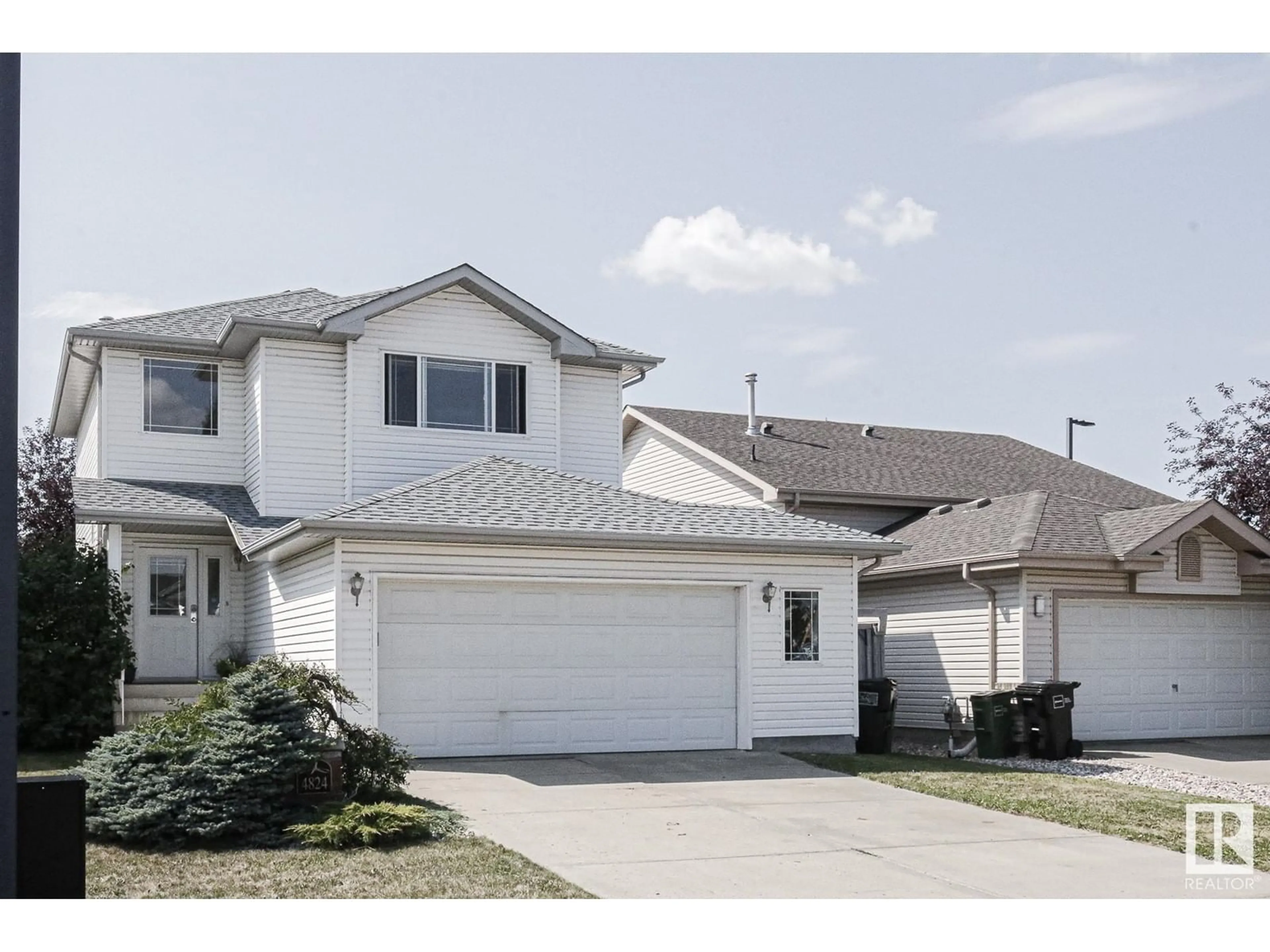 Frontside or backside of a home for 4824 189 ST NW, Edmonton Alberta T6M2S7