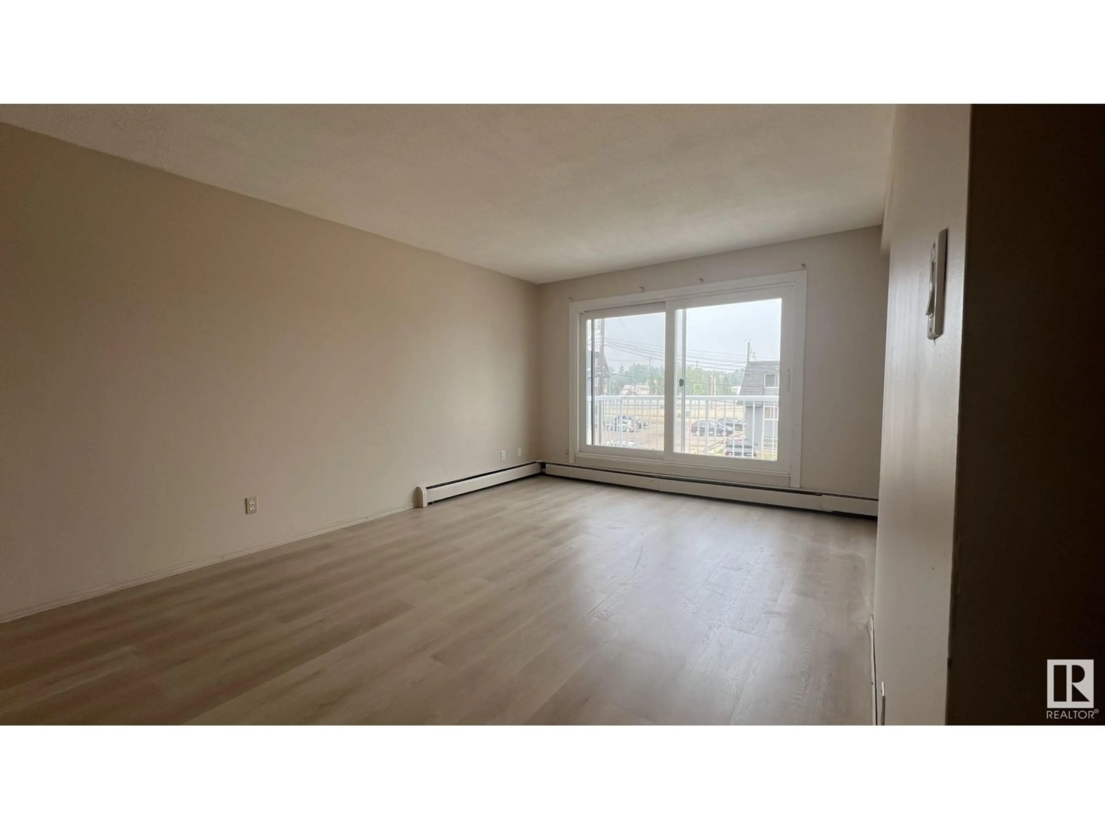 A pic of a room for #305 9116 106 AV NW, Edmonton Alberta T5H0M9