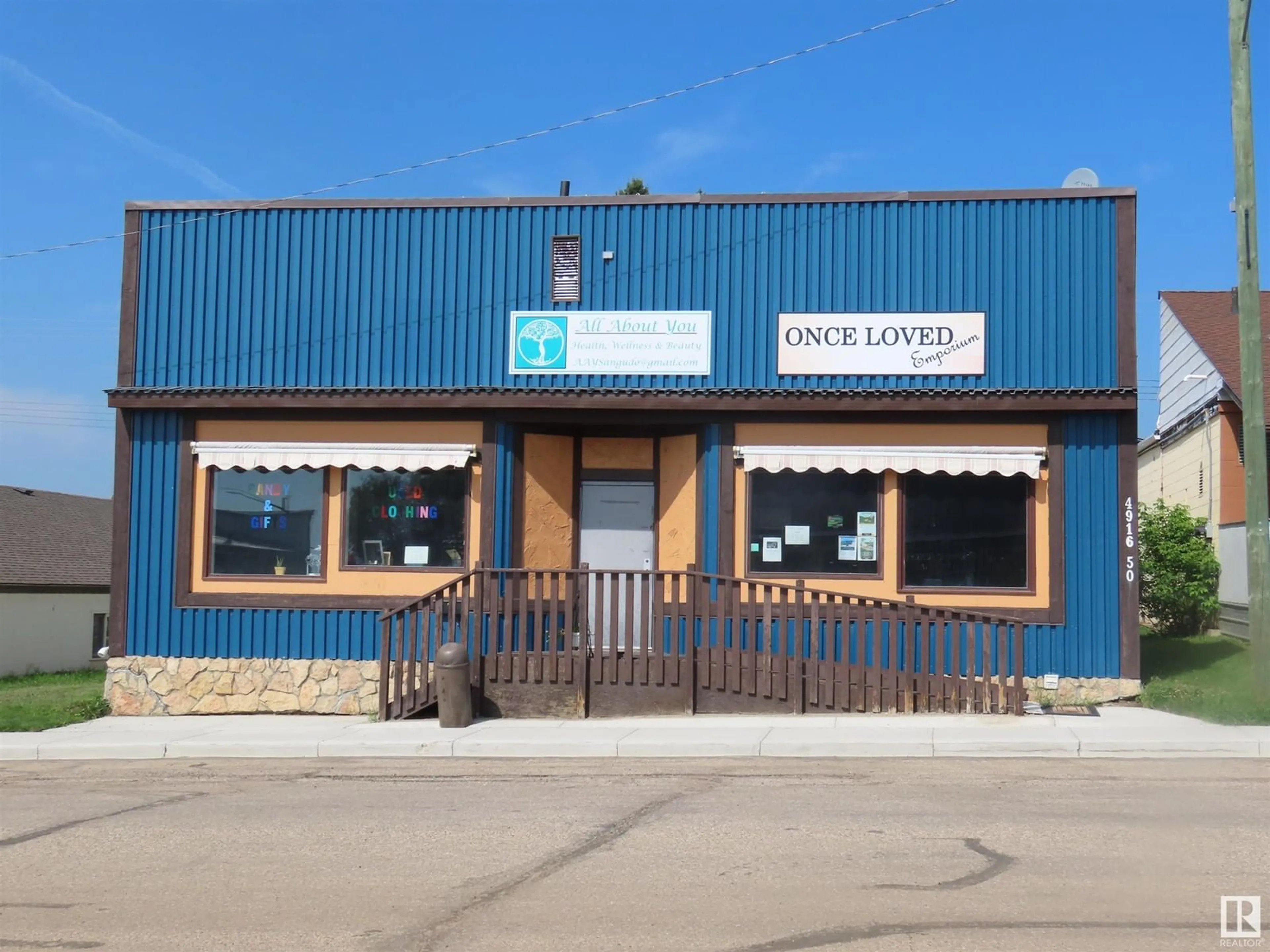 Indoor foyer for 4916 50 ST, Sangudo Alberta T0E2A0