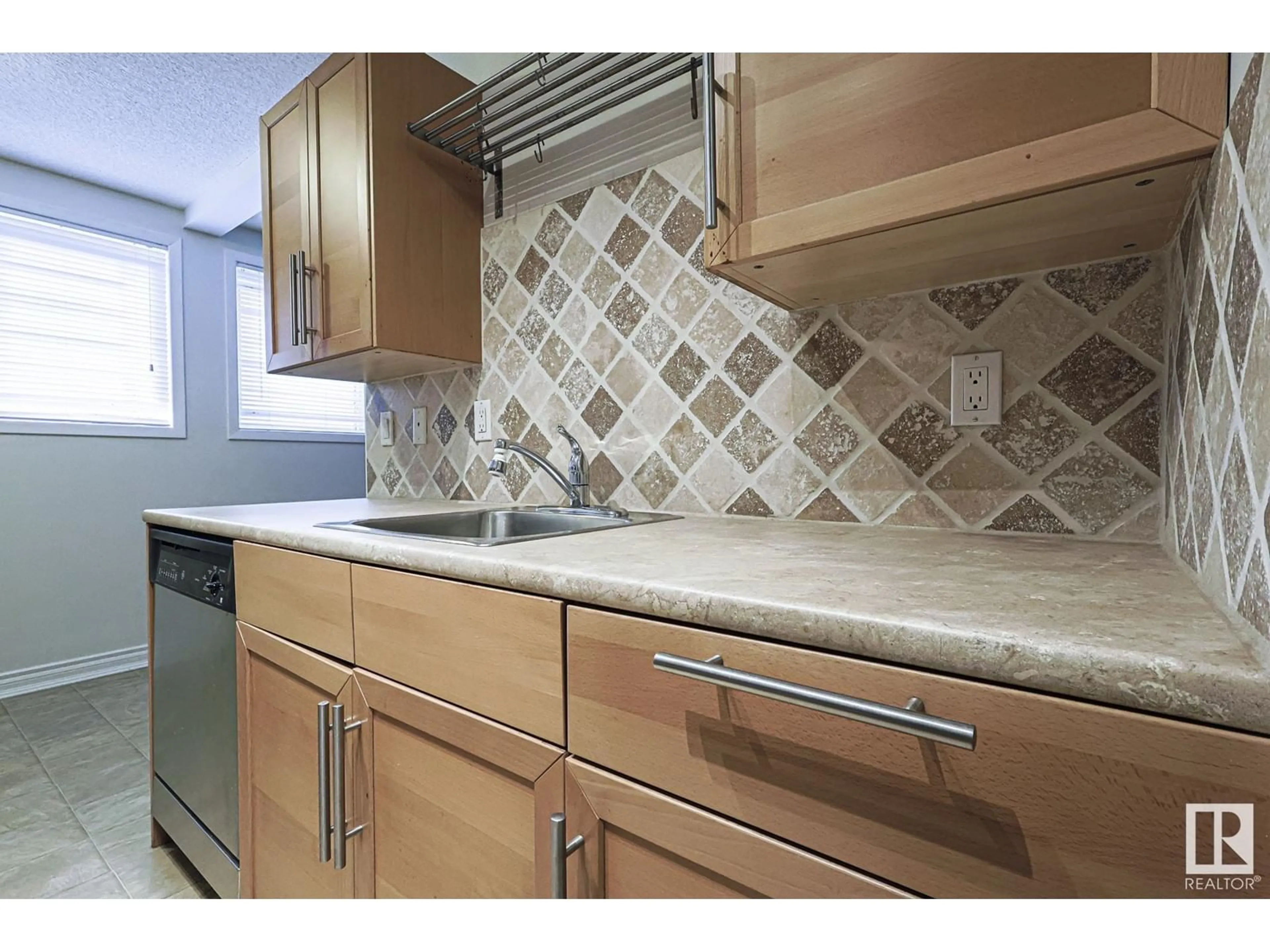 Standard kitchen, ceramic floors for #3 10515 80 AV NW, Edmonton Alberta T6E2A4