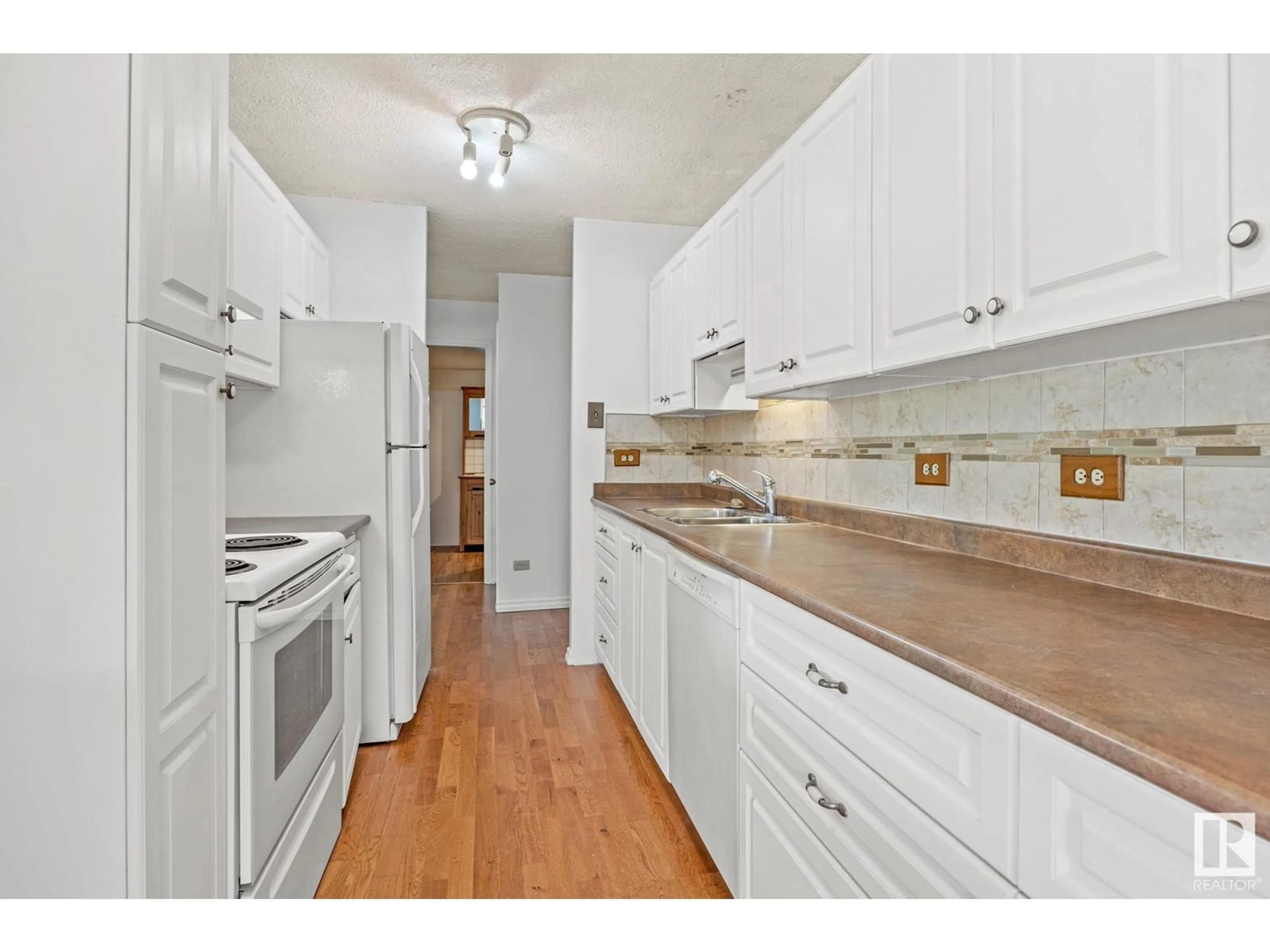 Standard kitchen for #303 9737 112 ST NW, Edmonton Alberta T5K1L3