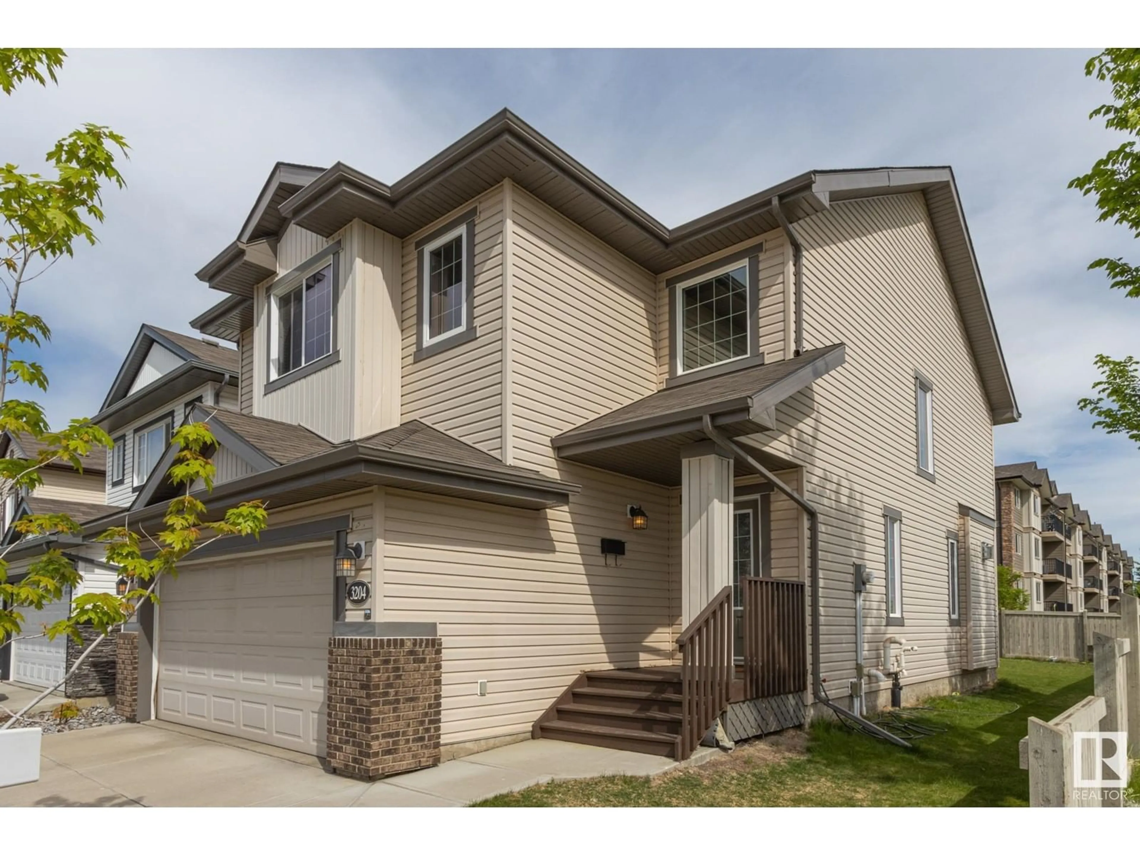 A pic from exterior of the house or condo, cottage for 3204 17B AV NW NW, Edmonton Alberta T6T0P4