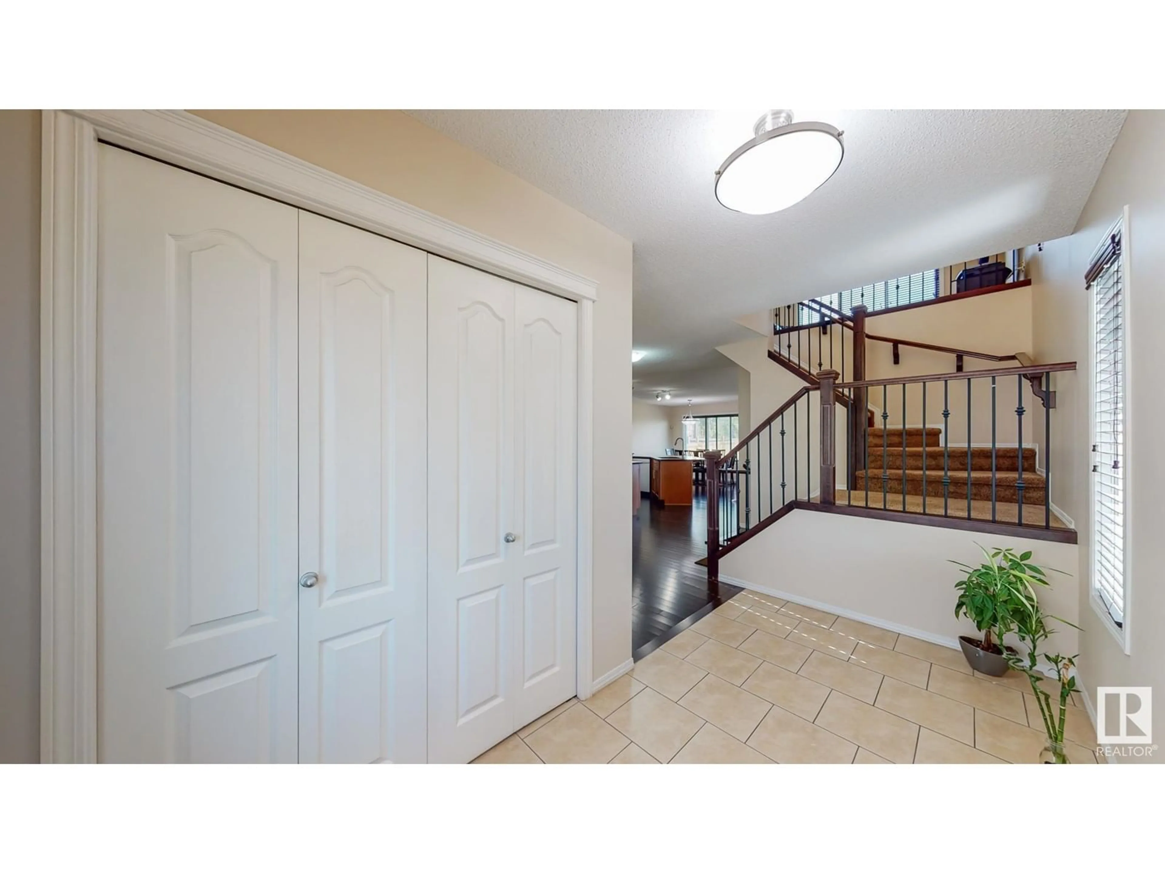 Indoor entryway, wood floors for 3204 17B AV NW NW, Edmonton Alberta T6T0P4