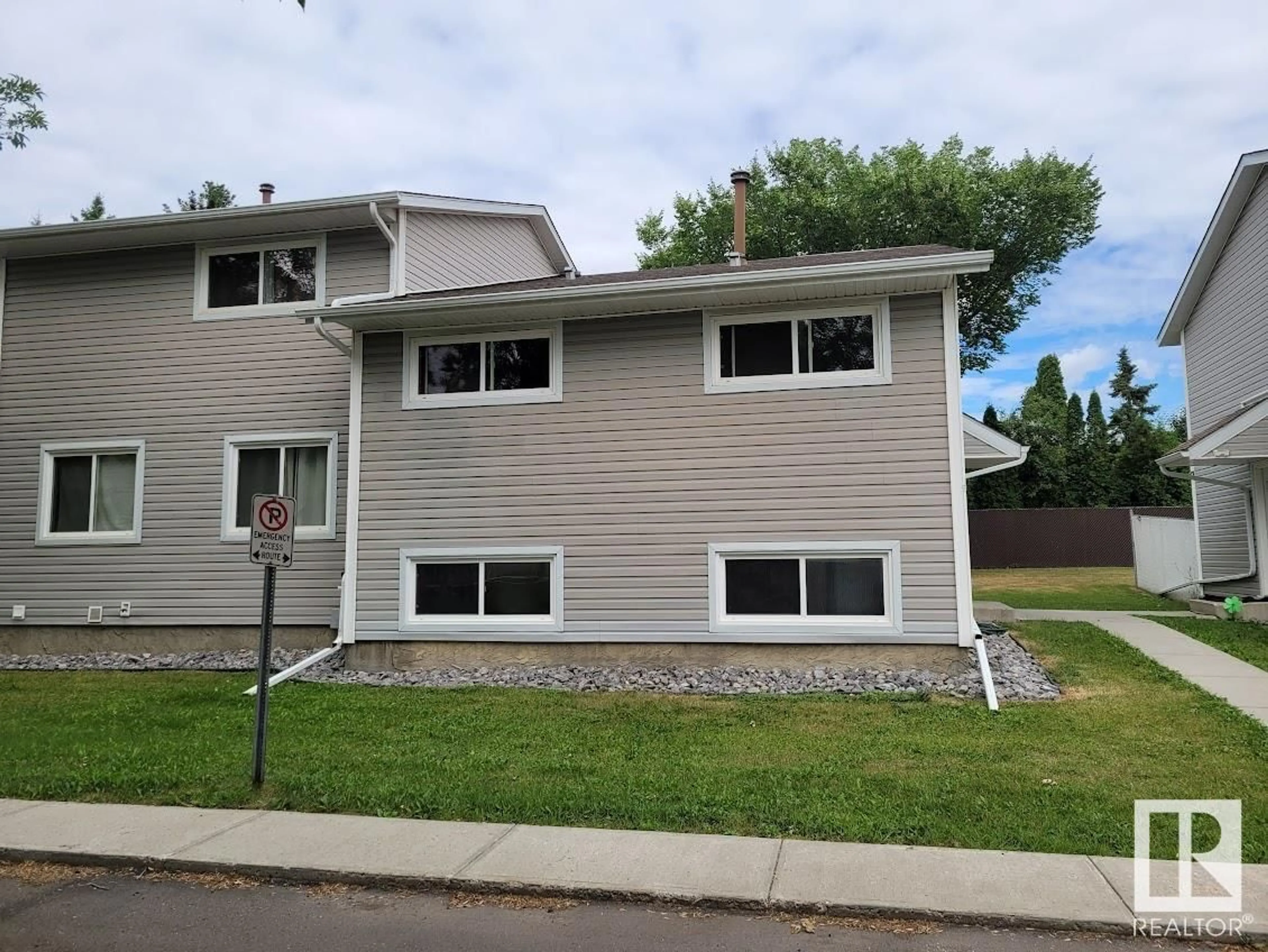 A pic from exterior of the house or condo for 10422 27 AV NW, Edmonton Alberta T6J4J5