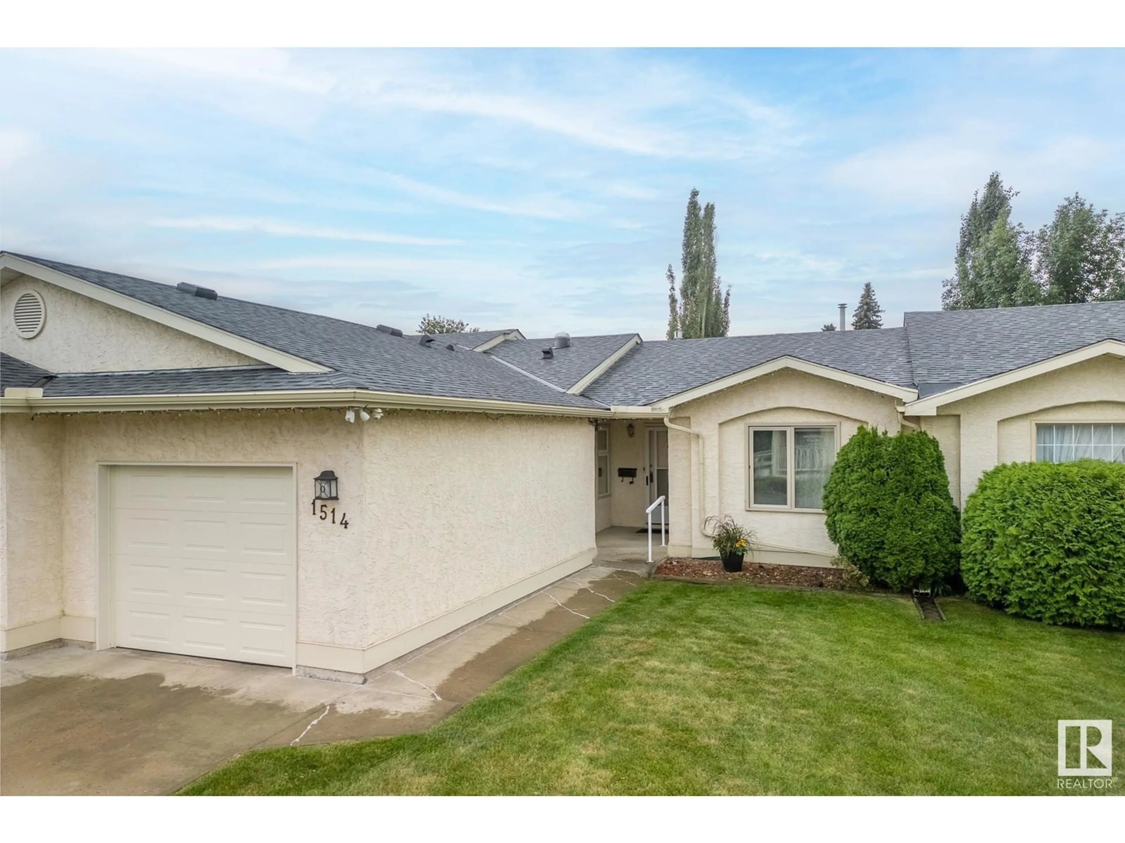 Frontside or backside of a home for 1514 54 ST NW, Edmonton Alberta T6L6H4