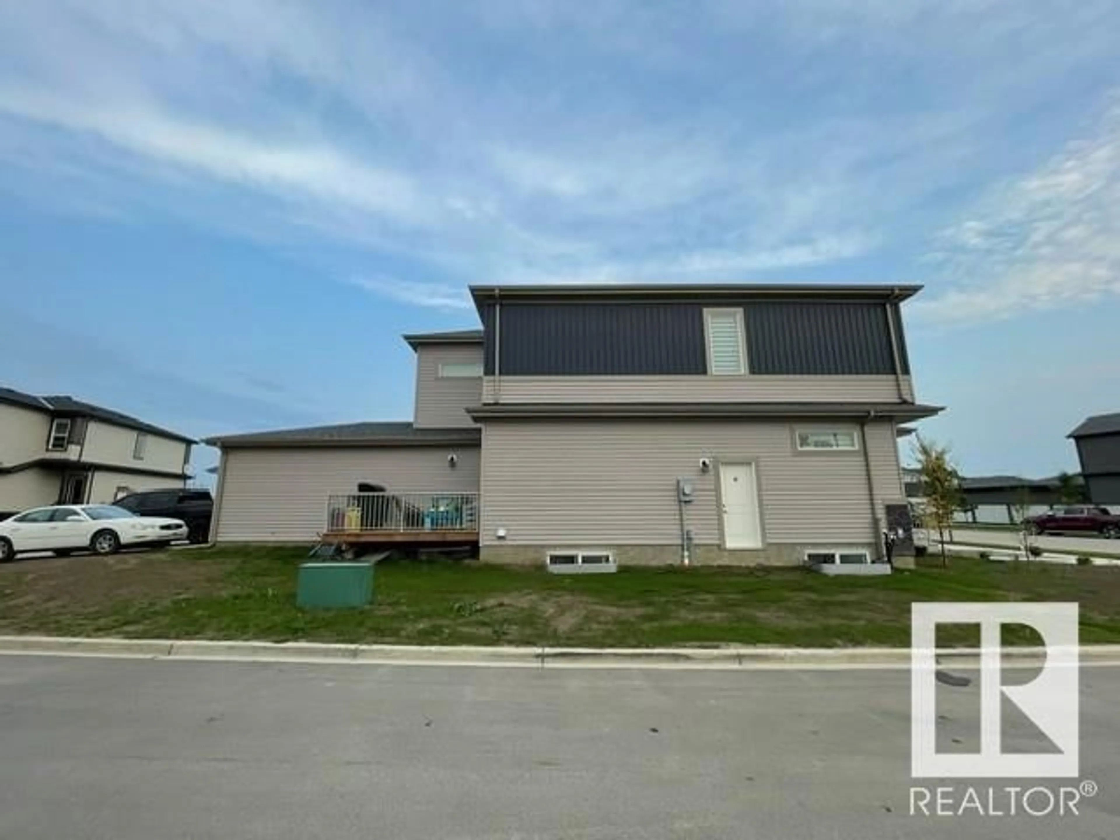 Frontside or backside of a home, the street view for 195 CALEDONIA DR, Leduc Alberta T9E0S9