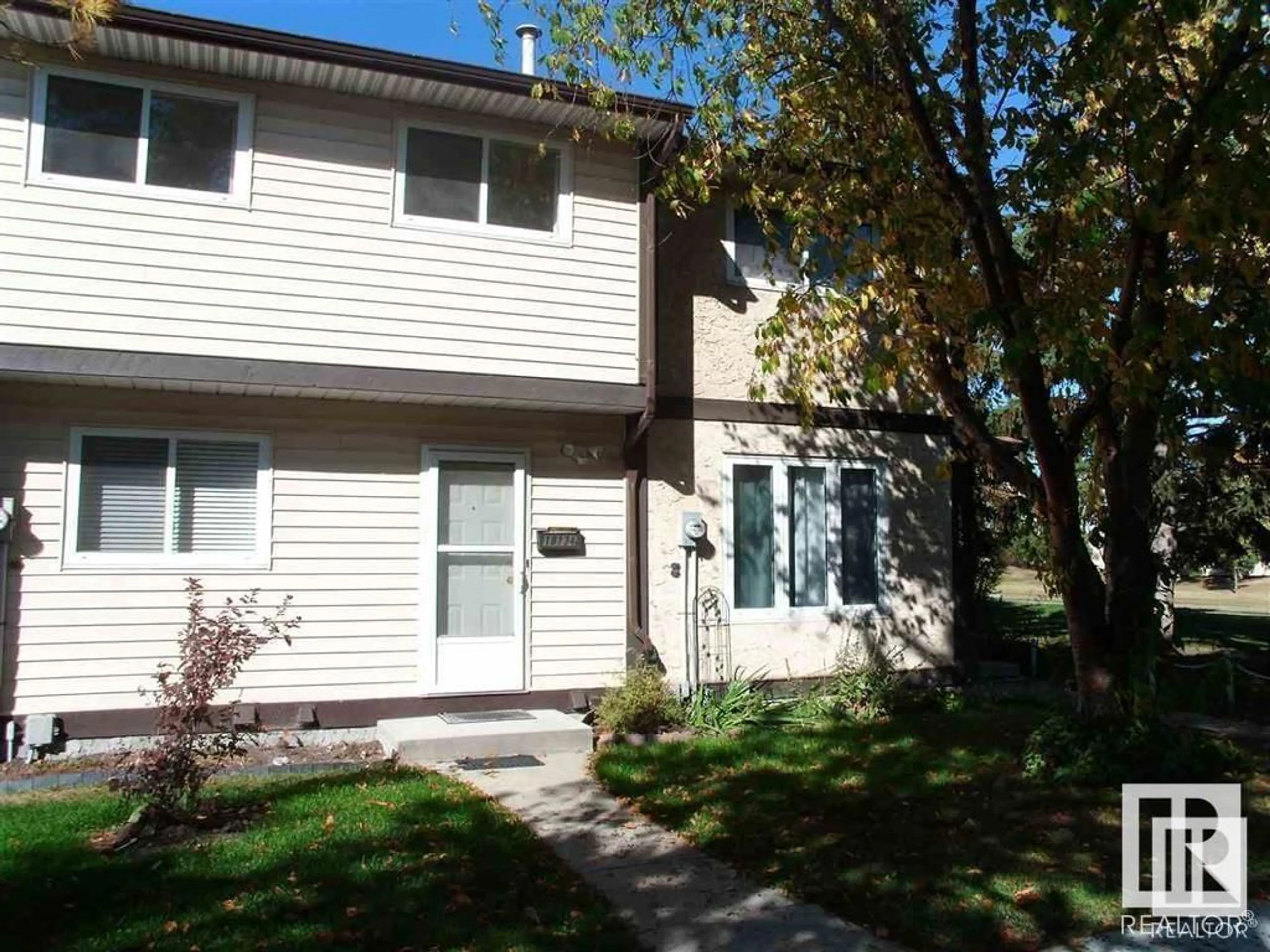 A pic from exterior of the house or condo for 18134 93 AV NW, Edmonton Alberta T5T1Y1