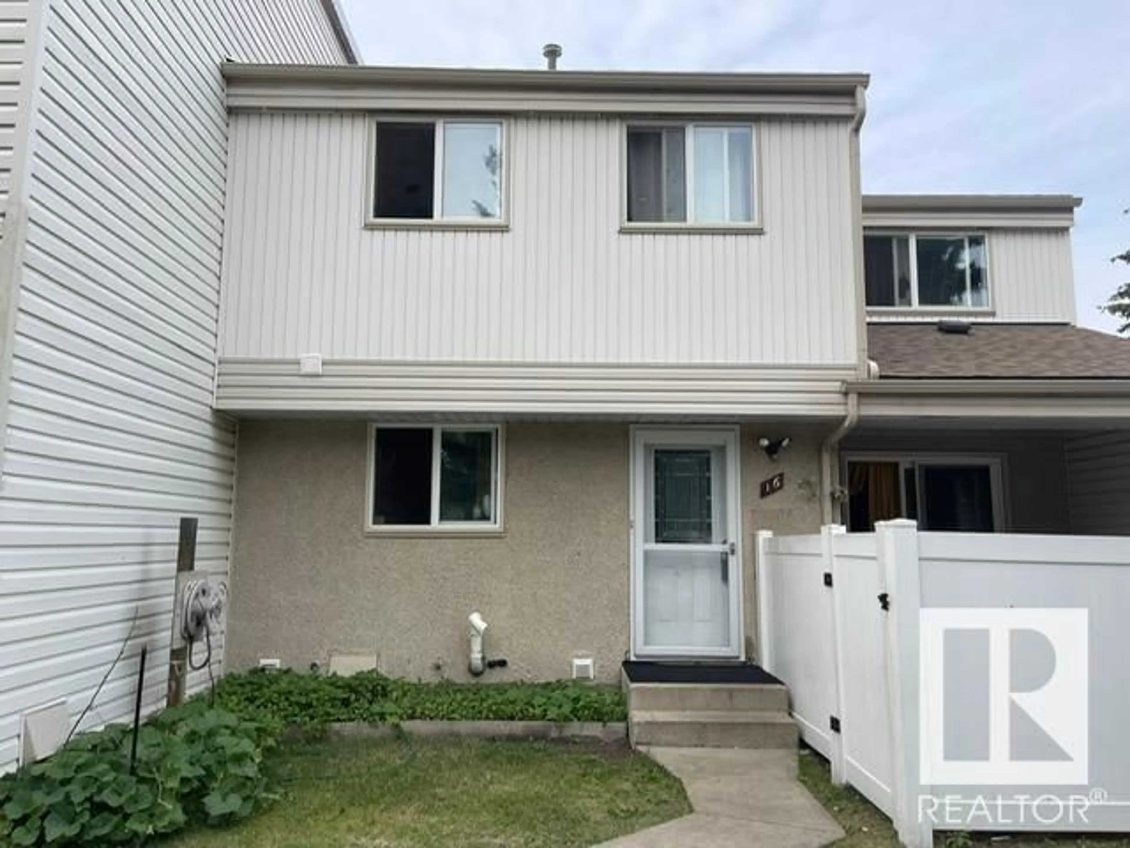 A pic from exterior of the house or condo for 16 Woodvale VG NW NW, Edmonton Alberta T6L1W4