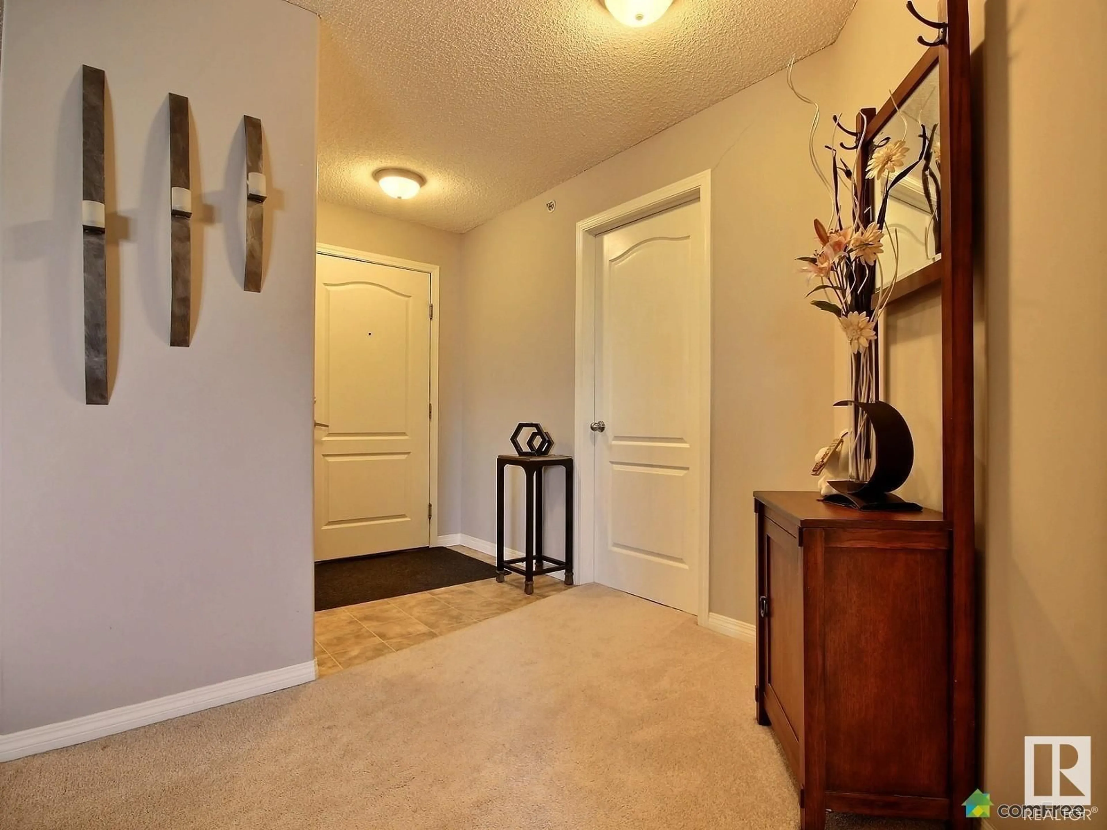 Indoor entryway for #1430 330 CLAREVIEW STATION DR NW, Edmonton Alberta T5Y0E6