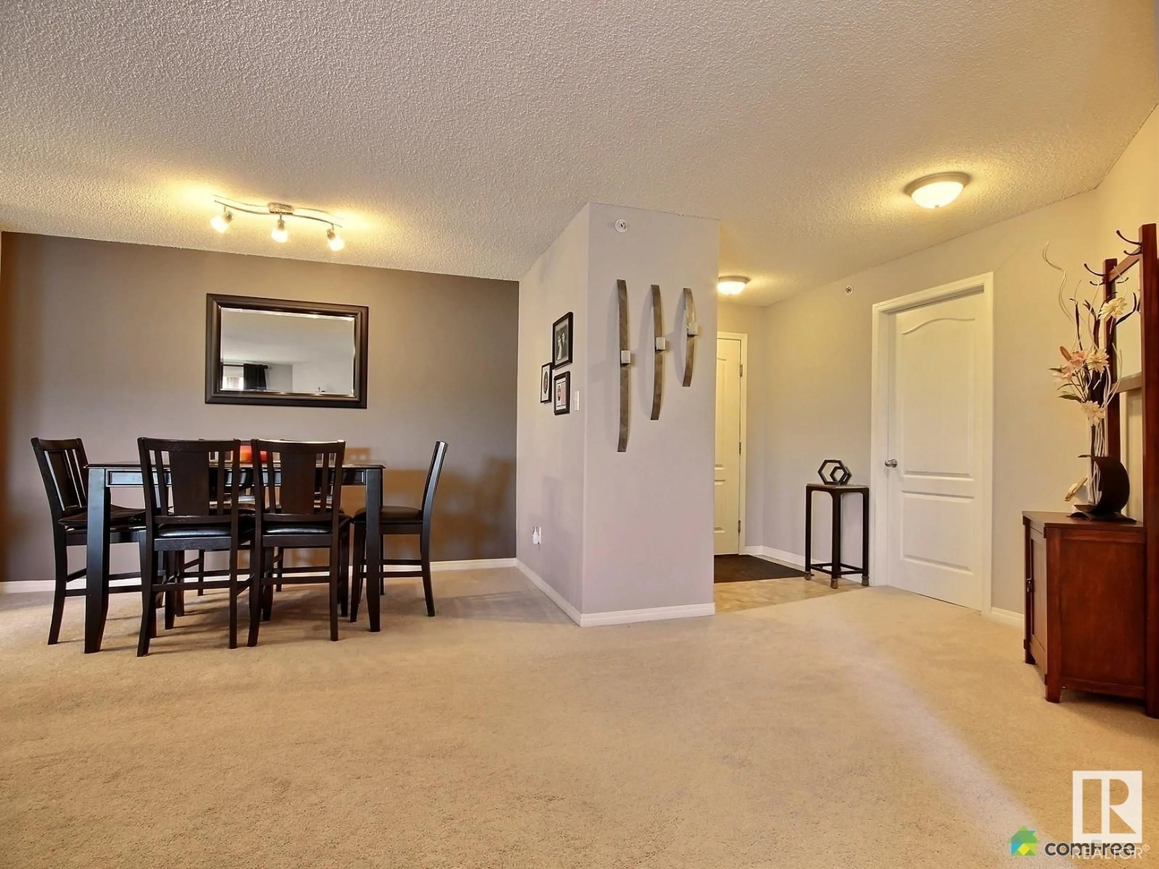 Indoor foyer, carpet floors for #1430 330 CLAREVIEW STATION DR NW, Edmonton Alberta T5Y0E6