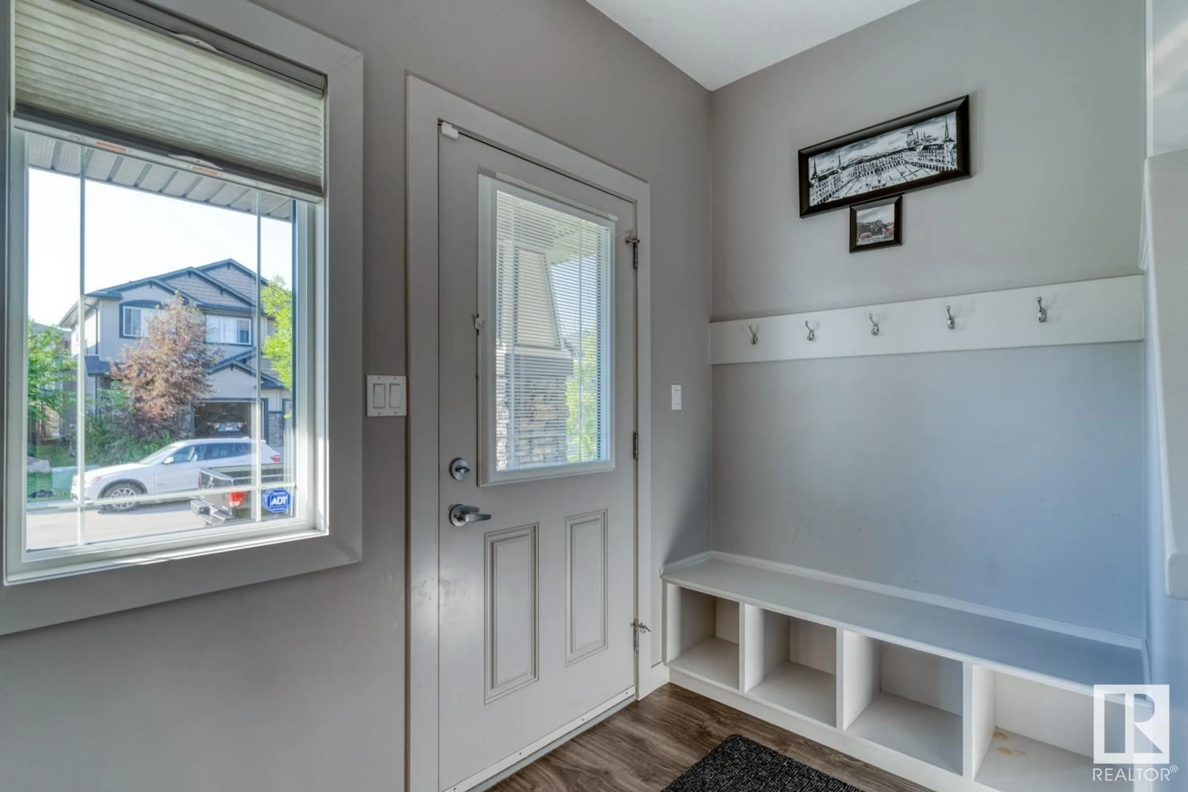 Indoor entryway for 4090 ALEXANDER WY SW, Edmonton Alberta T6W2C7