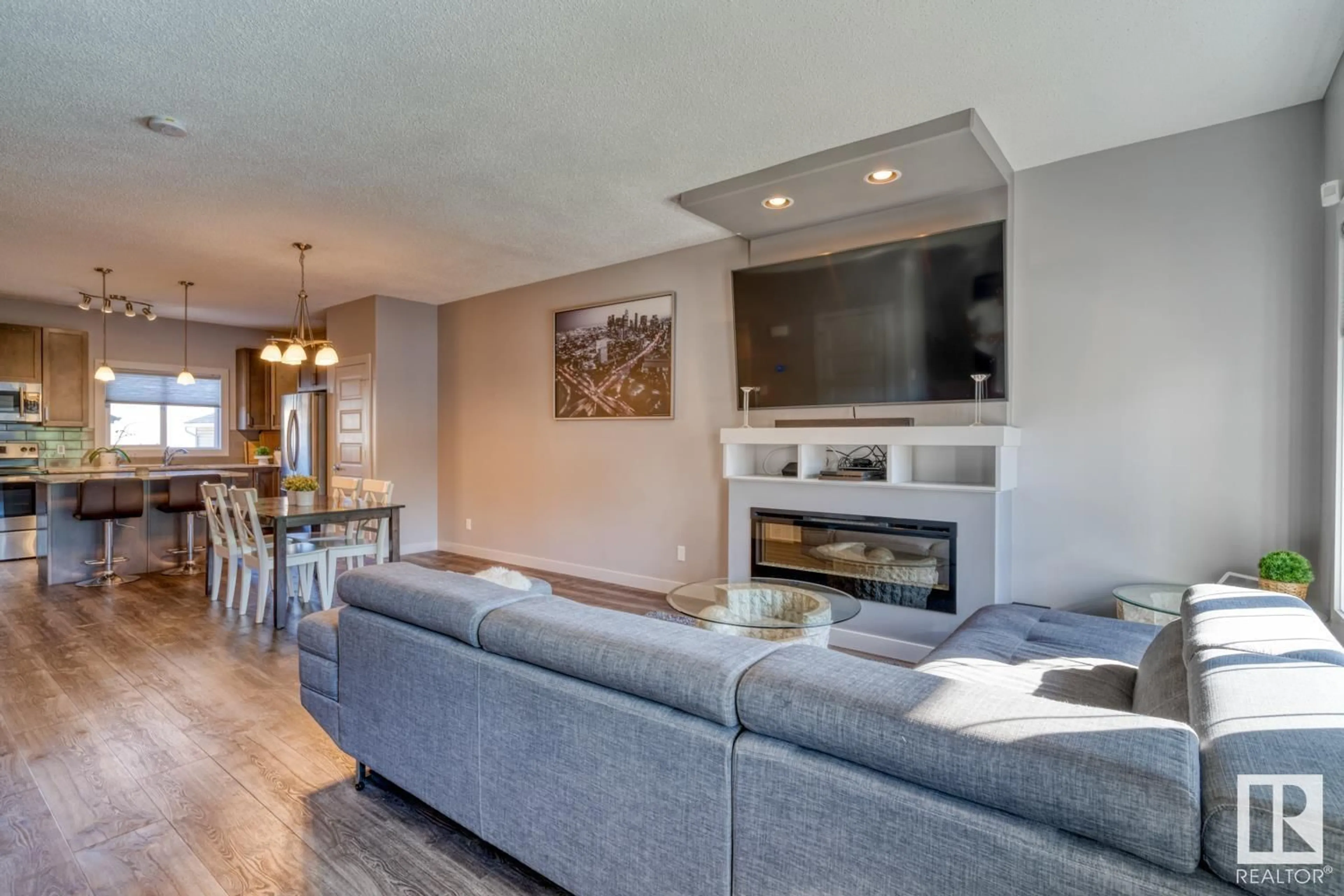 Living room for 4090 ALEXANDER WY SW, Edmonton Alberta T6W2C7