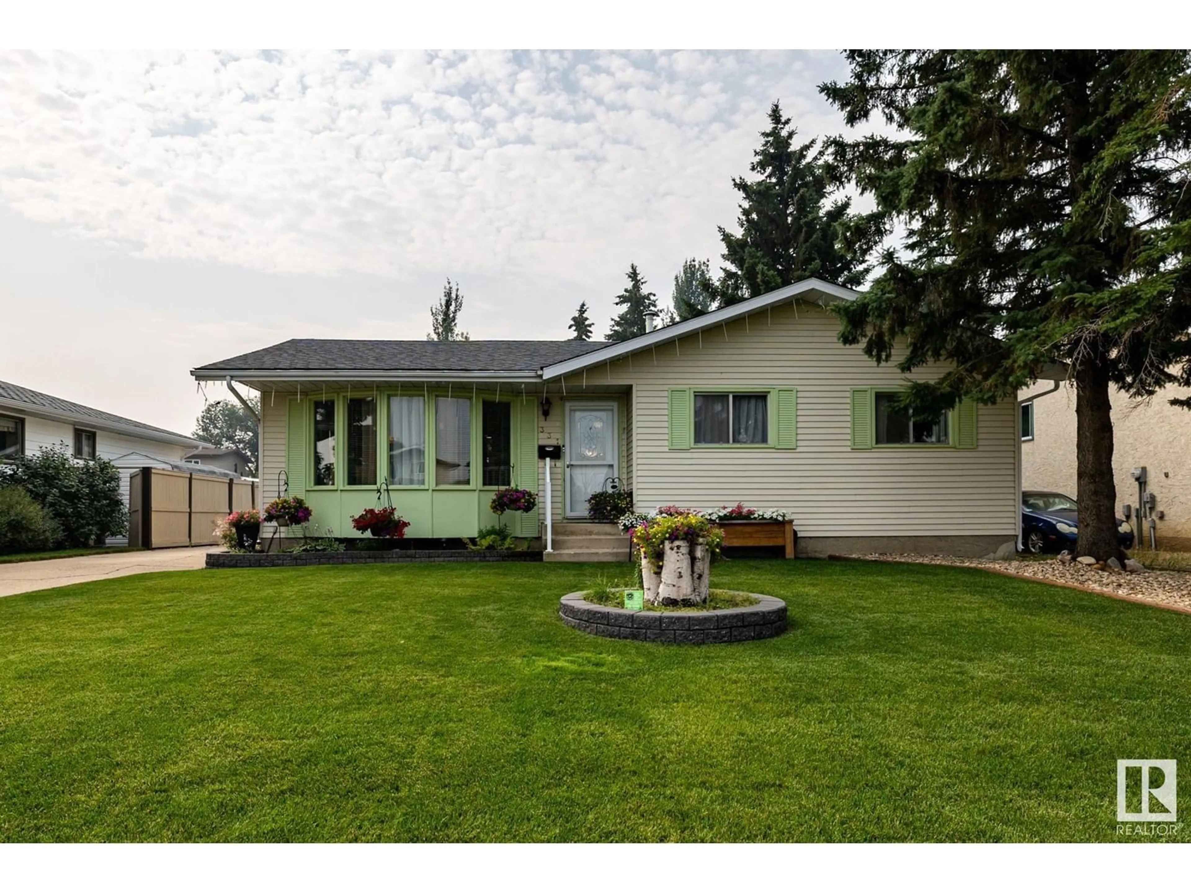 Frontside or backside of a home, cottage for 331 GARDEN MEADOWS DR, Wetaskiwin Alberta T9A2X8