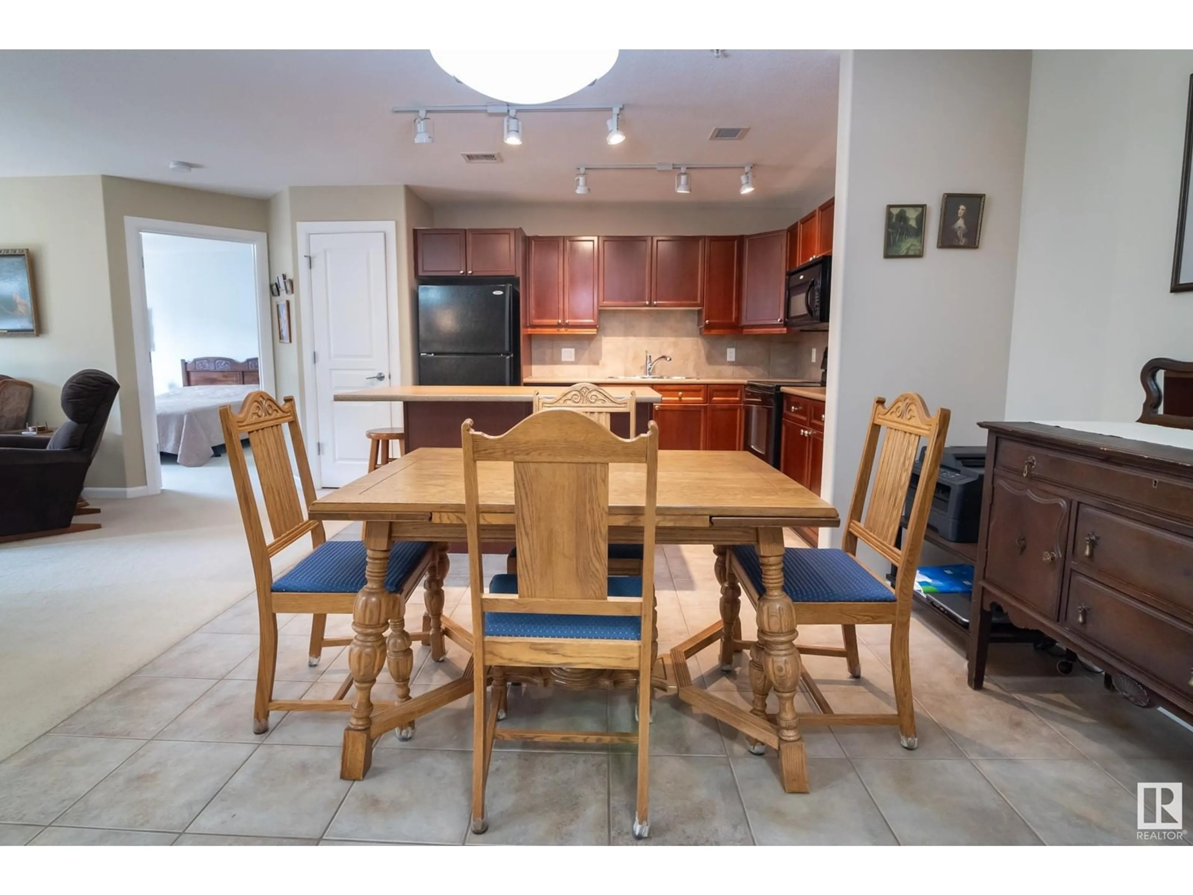 Dining room for #324 400 PALISADES WY, Sherwood Park Alberta T8H0H4