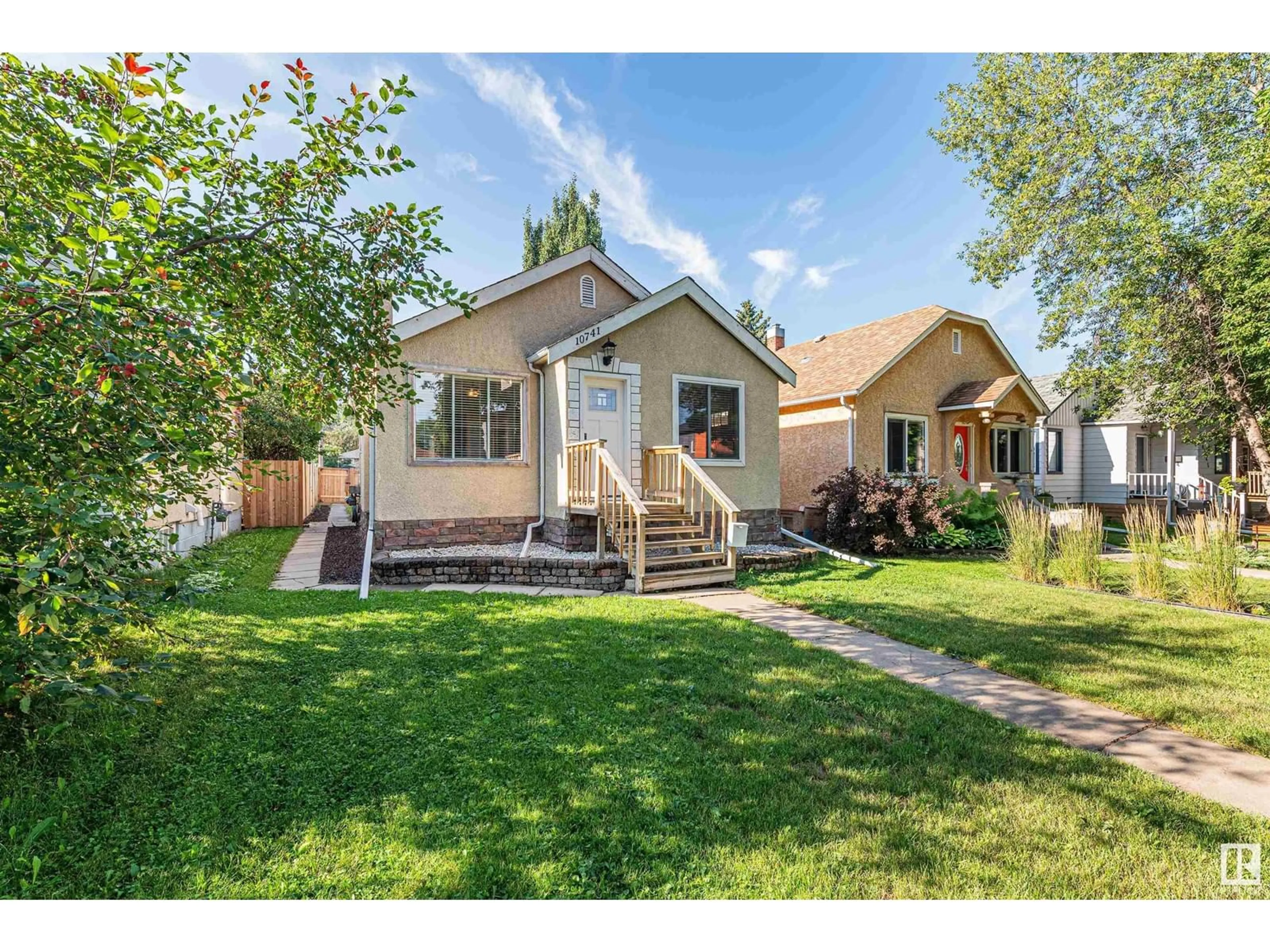 Frontside or backside of a home for 10741 72 AV NW, Edmonton Alberta T6E1A2