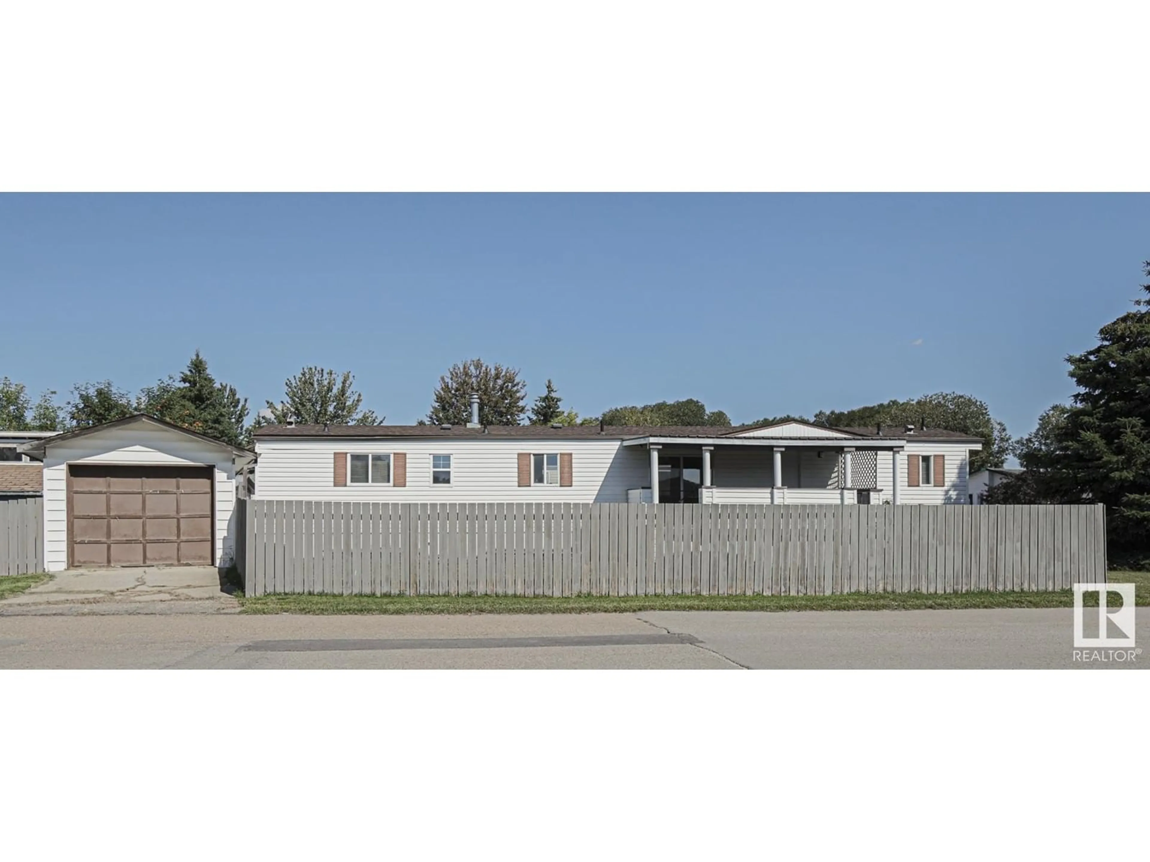 Frontside or backside of a home for 2620 Lakeview Close NW, Edmonton Alberta T5S1T7