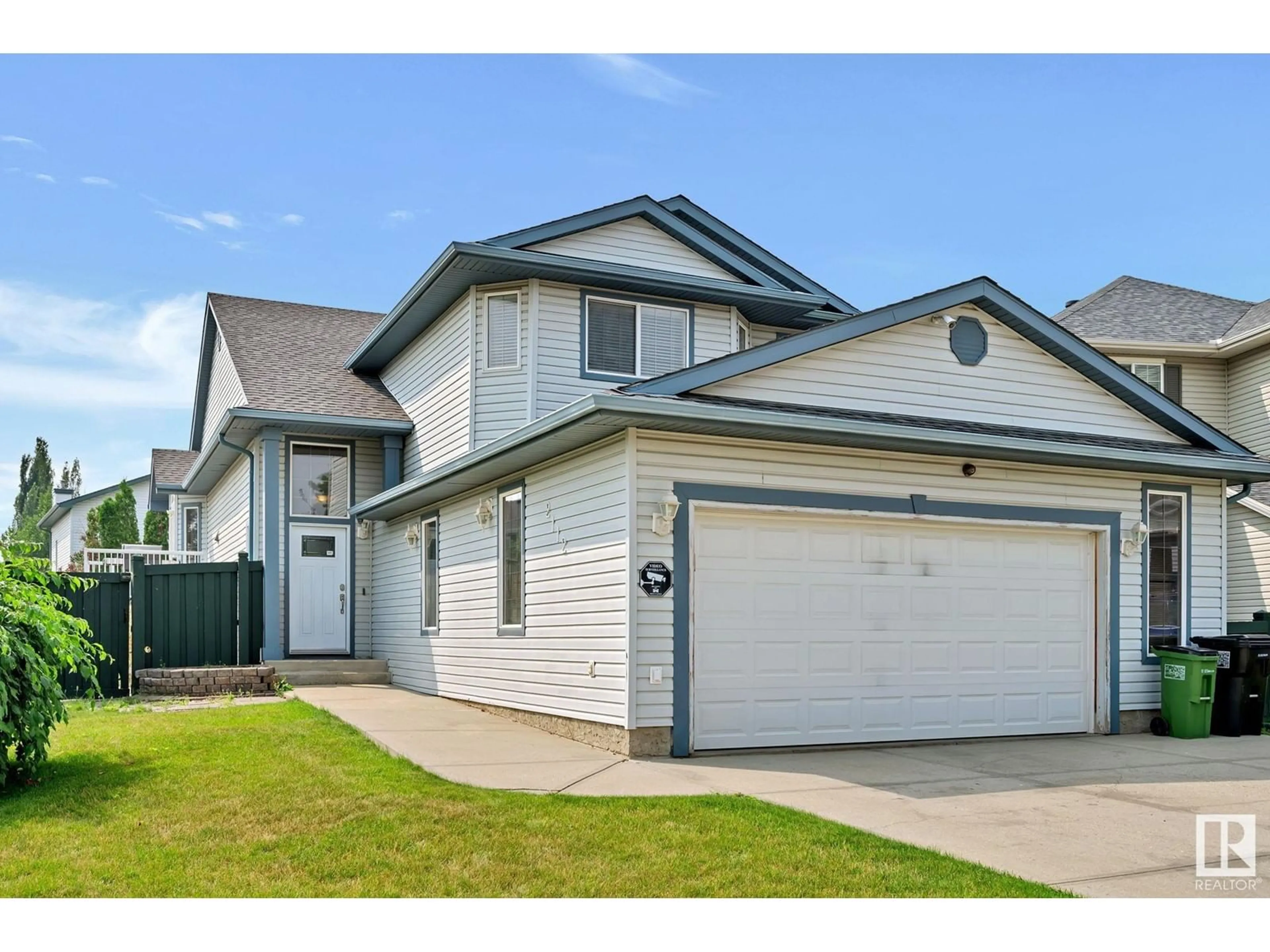 Frontside or backside of a home for 2112 Garnett CL NW, Edmonton Alberta T5T6R4