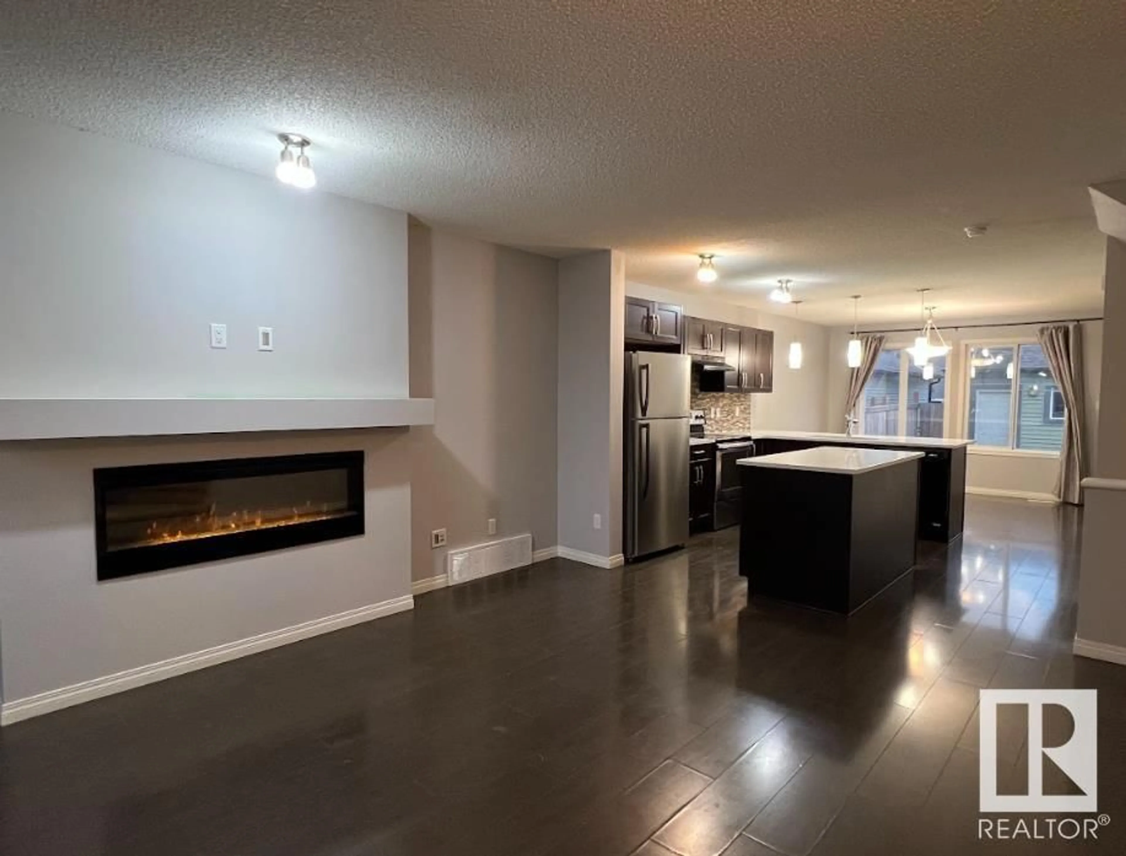 A pic of a room for 3119 Paisley RD SW, Edmonton Alberta T6W2W8