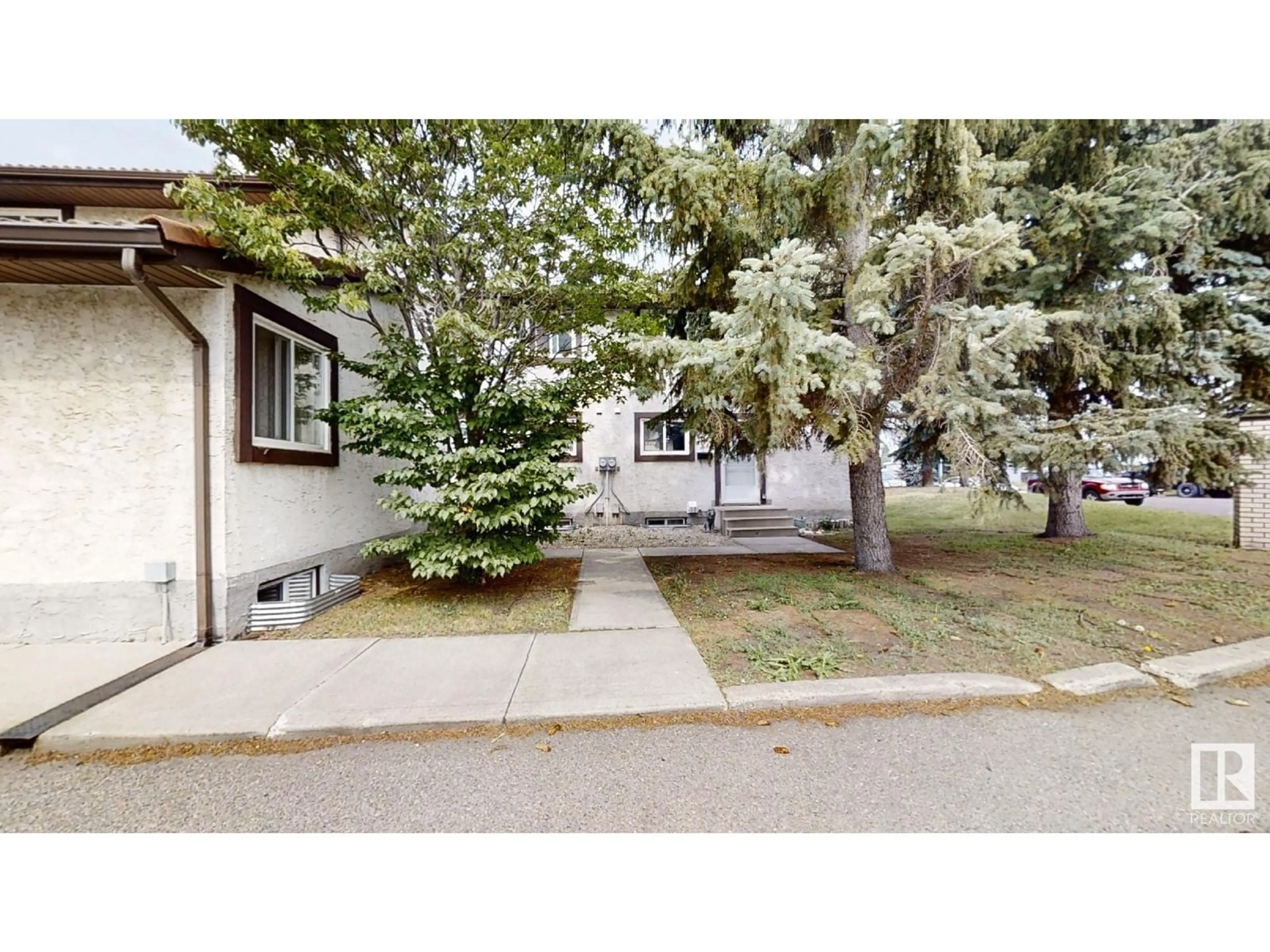 A pic from exterior of the house or condo, the street view for 2940 36 st NW, Edmonton Alberta T6L5H4