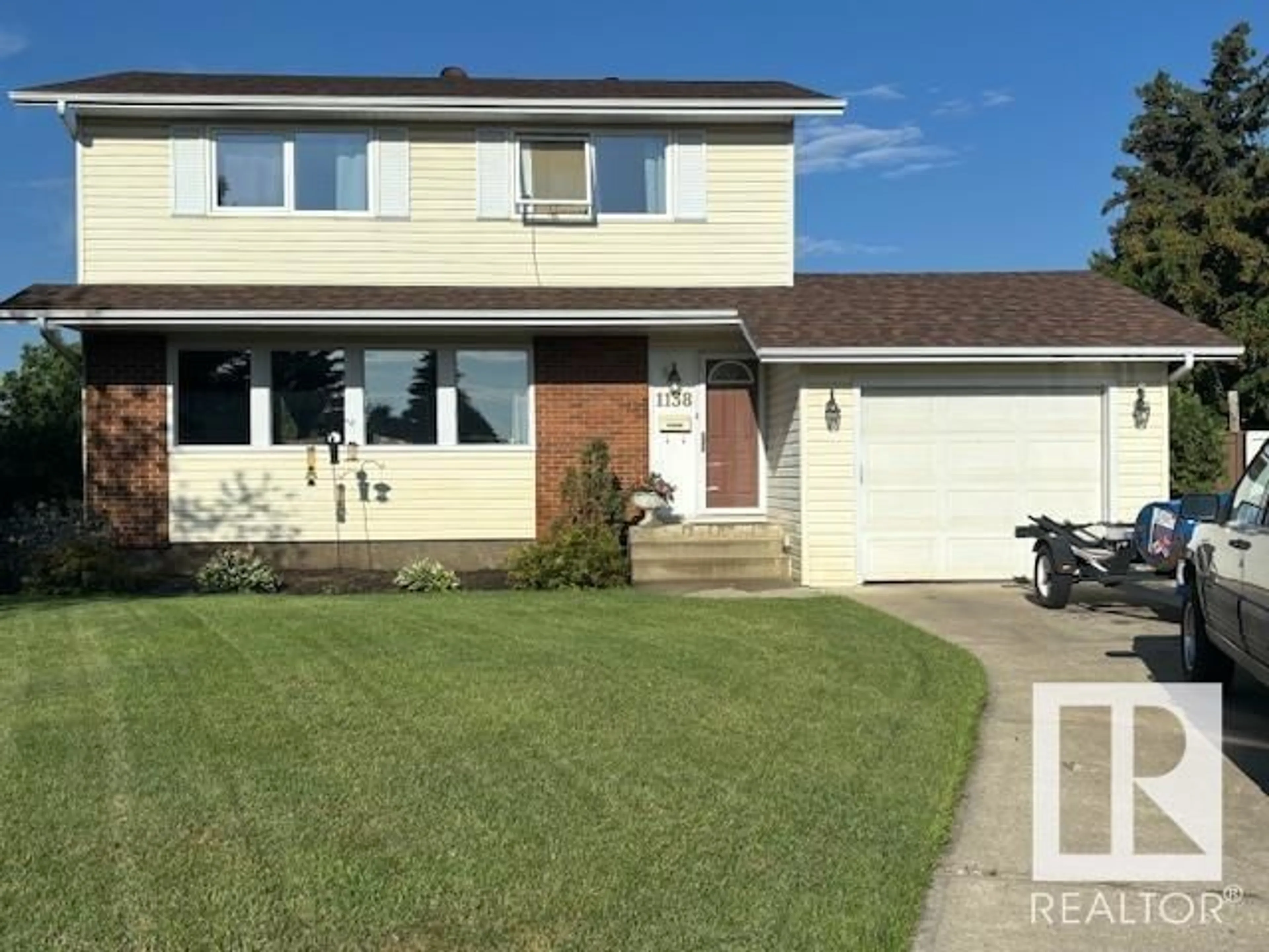 Frontside or backside of a home for 1138 77 ST NW, Edmonton Alberta T6K2R8