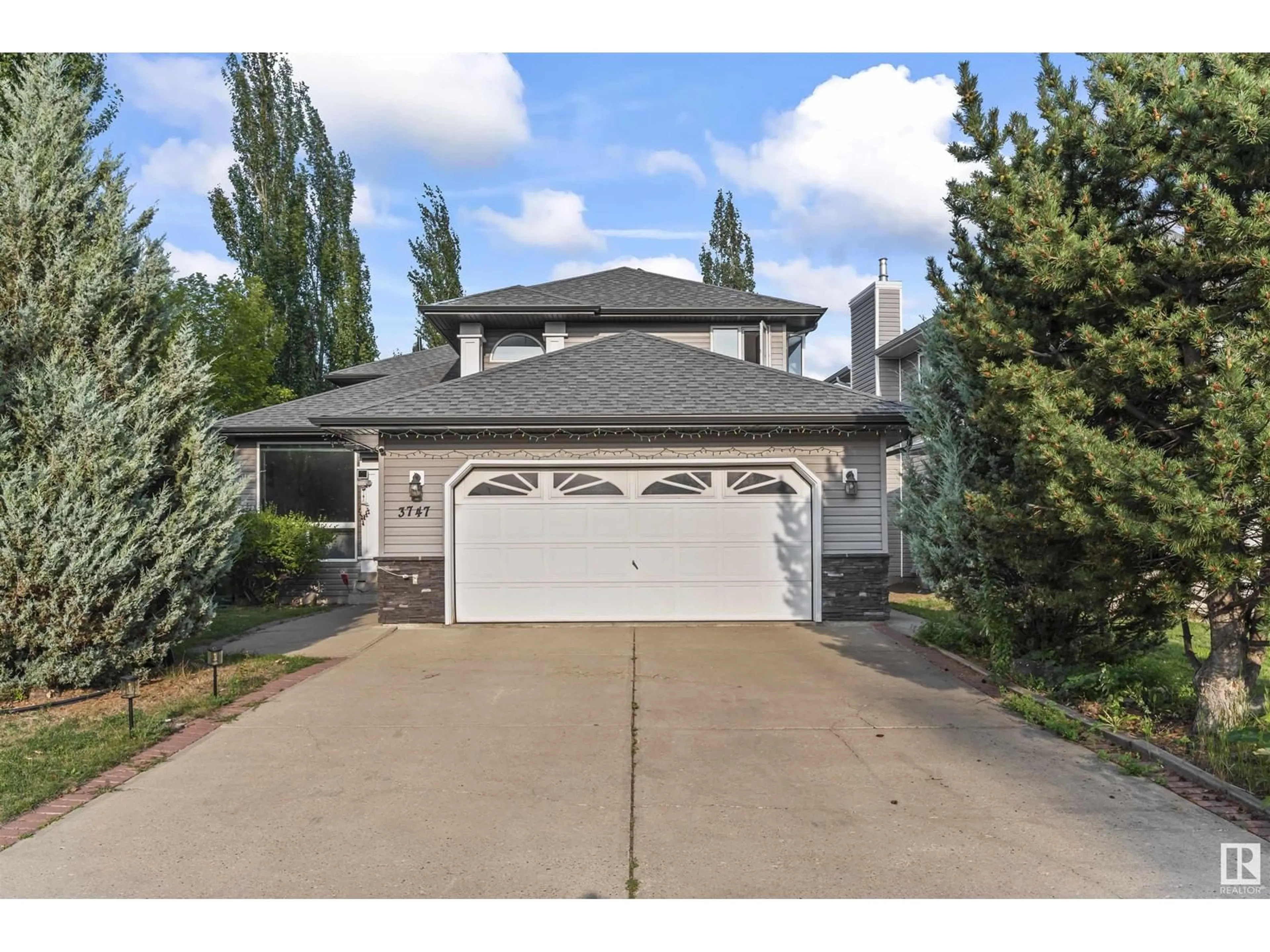 Frontside or backside of a home for 3747 30 ST NW, Edmonton Alberta T6T1H7