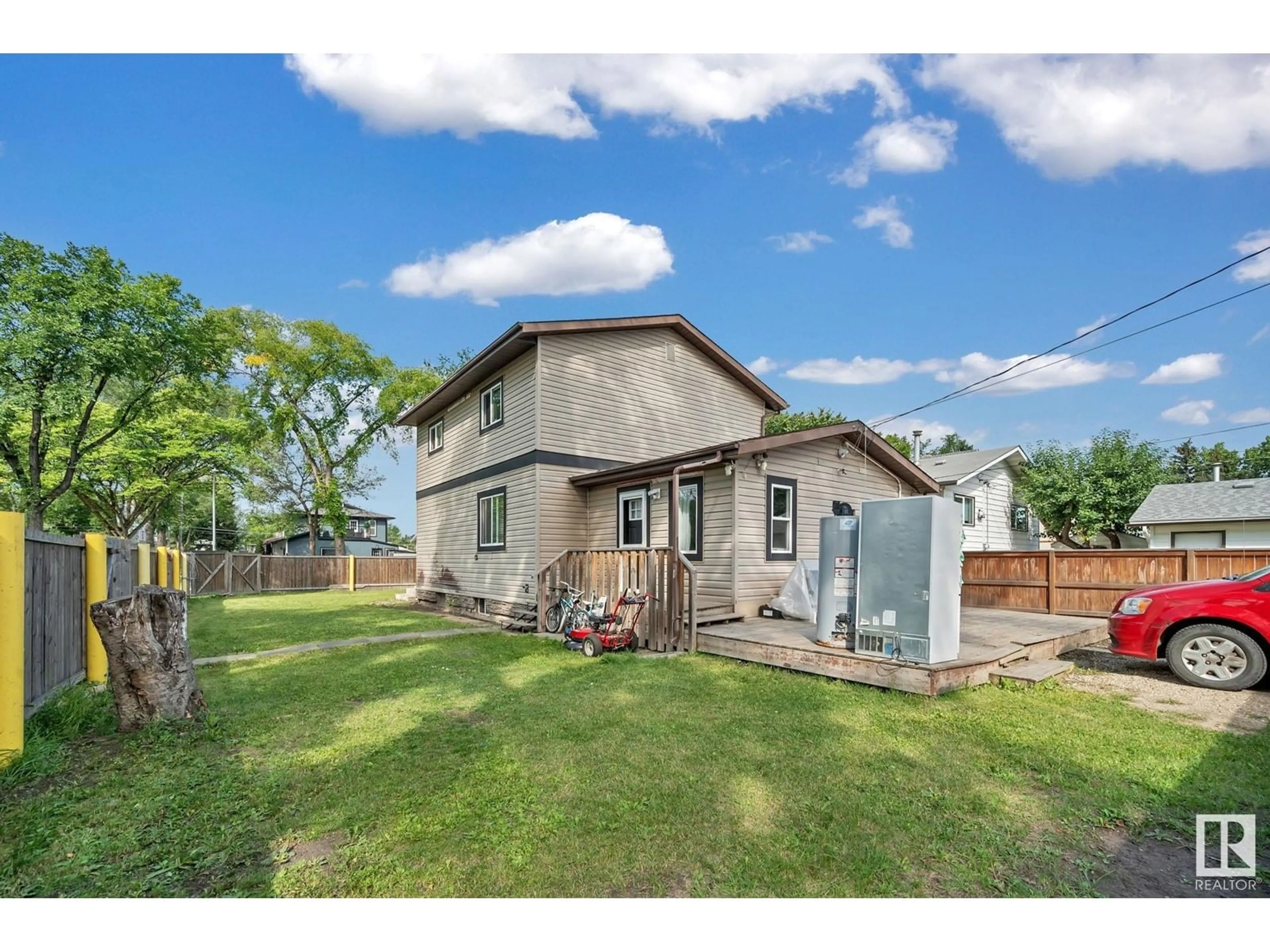 Frontside or backside of a home for 12803 125 ST NW, Edmonton Alberta T5L0V1