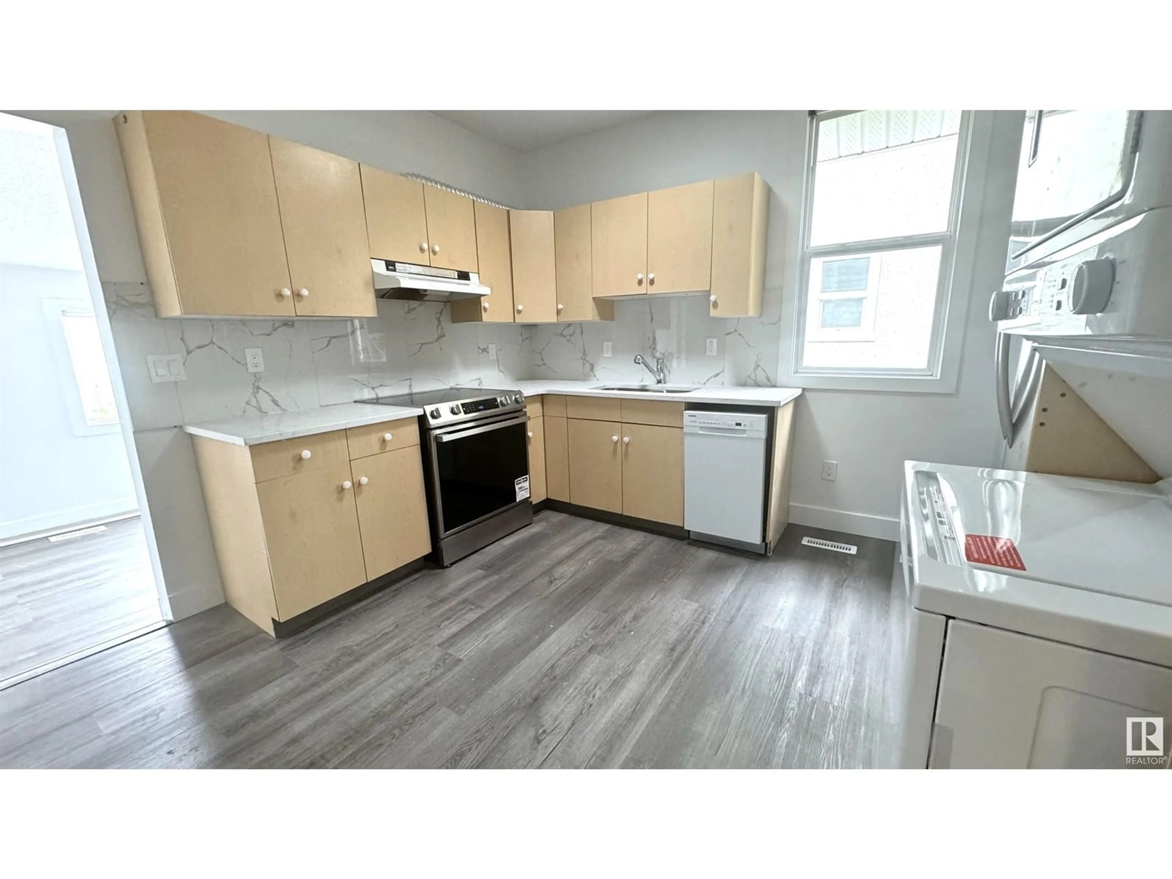 Standard kitchen, wood floors for 11537 81 ST NW, Edmonton Alberta T5B2R9