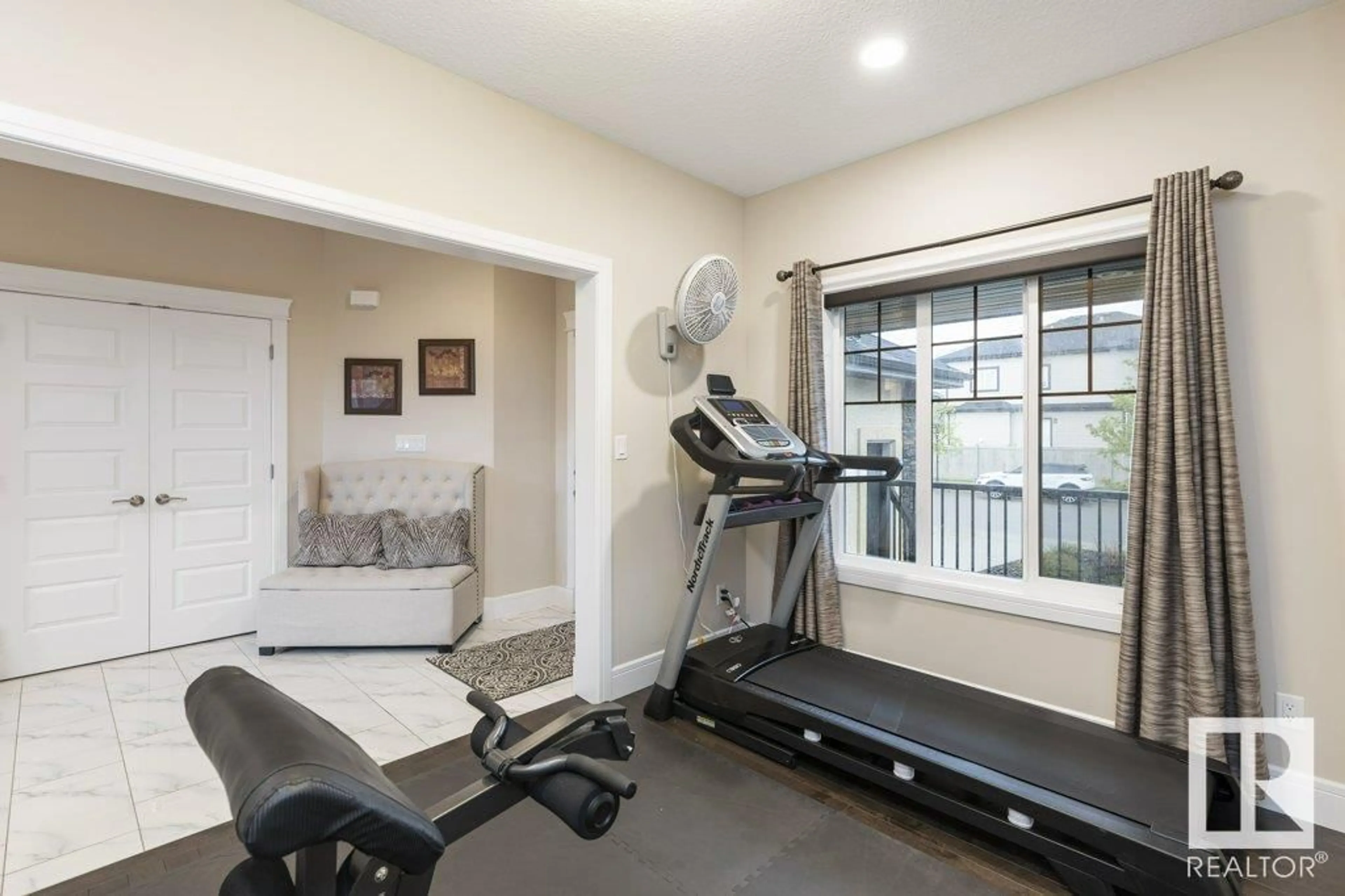 Gym or fitness room for 13043 165 AV NW, Edmonton Alberta T6V0E8