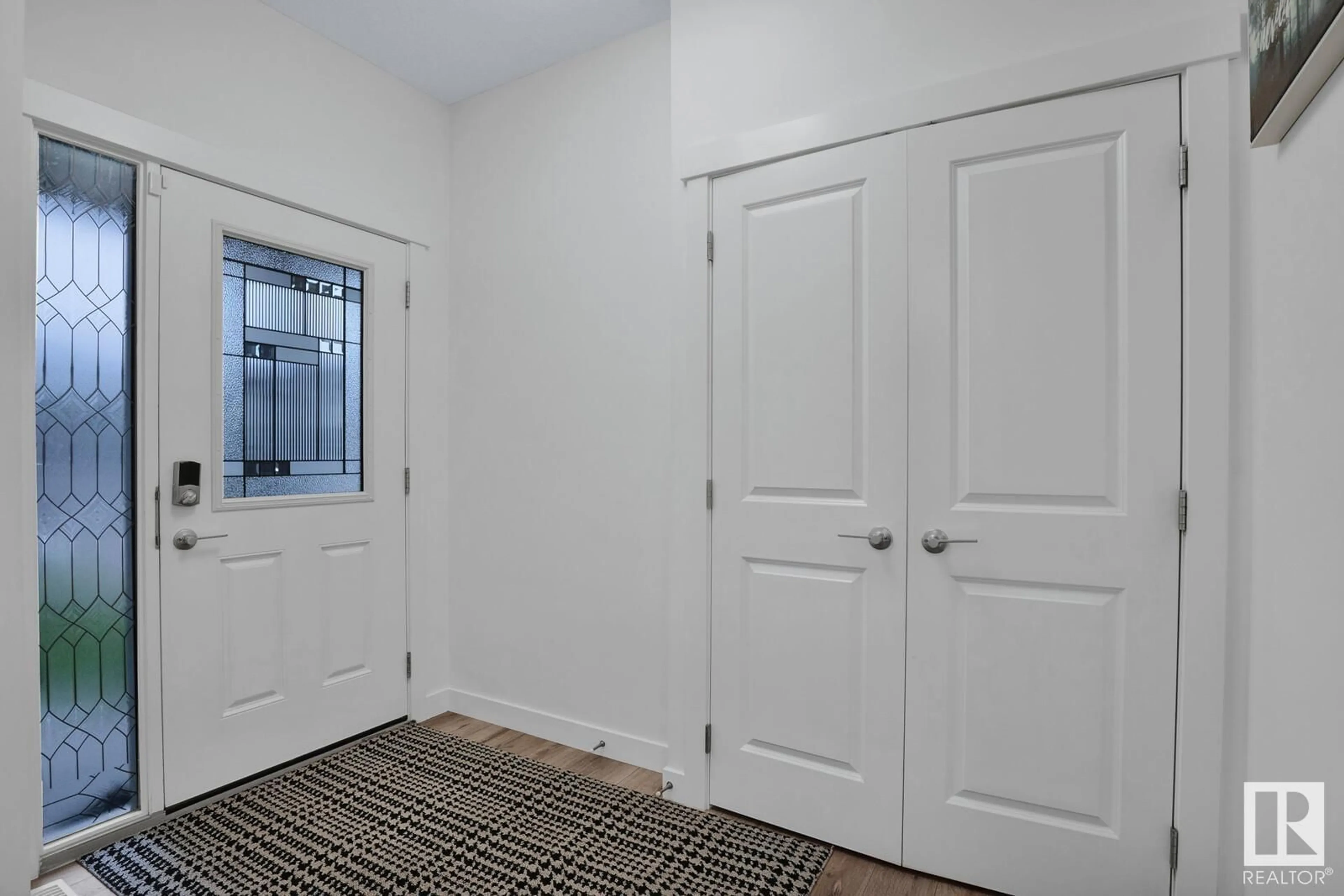 Indoor entryway, unknown floor for 540 Eagleson Wynd NW, Edmonton Alberta T6M0Y4