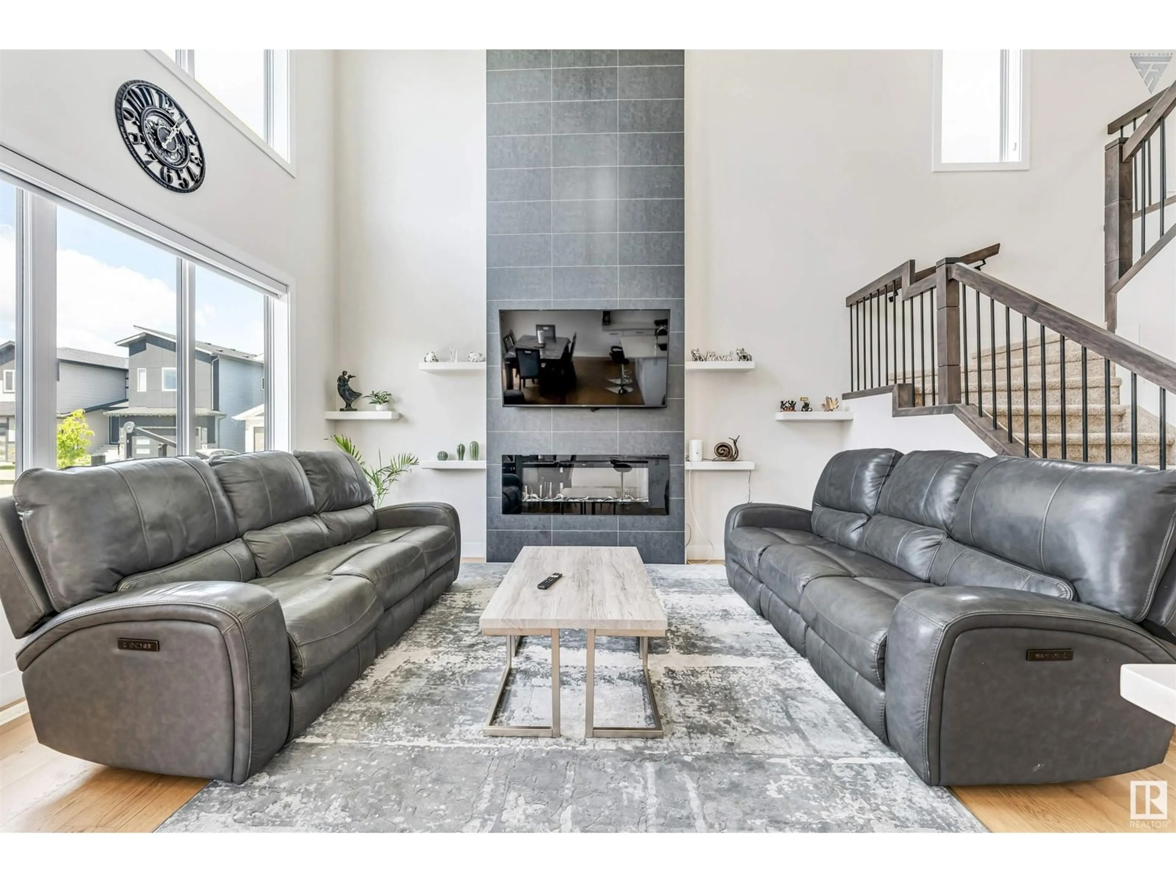 Living room, carpet floors for 1928 21 ST NW, Edmonton Alberta T6T2L2