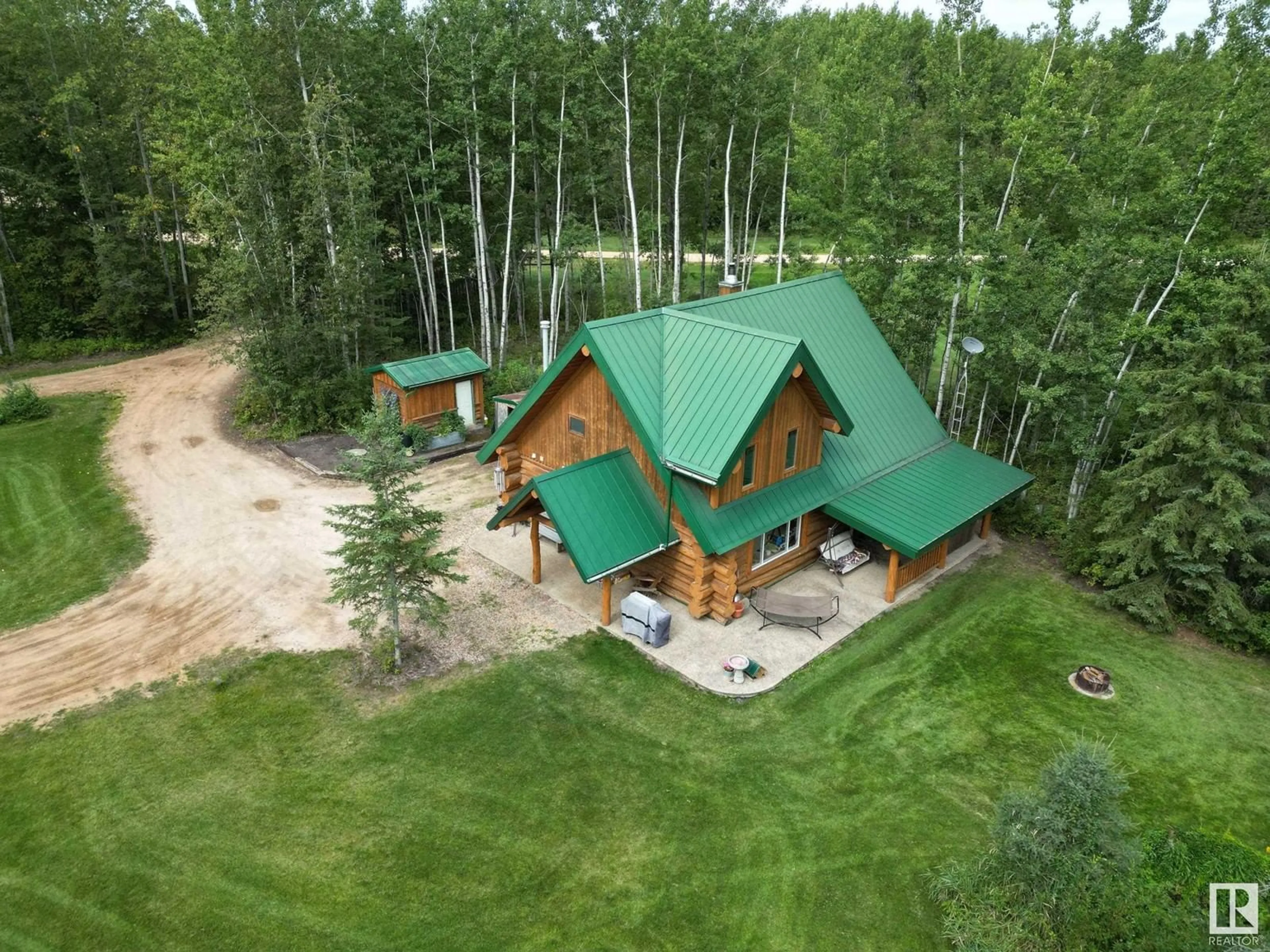 A pic from outside/outdoor area/front of a property/back of a property/a pic from drone, unknown for 655040 Rge Rd 224, Rural Athabasca County Alberta T9S2B1