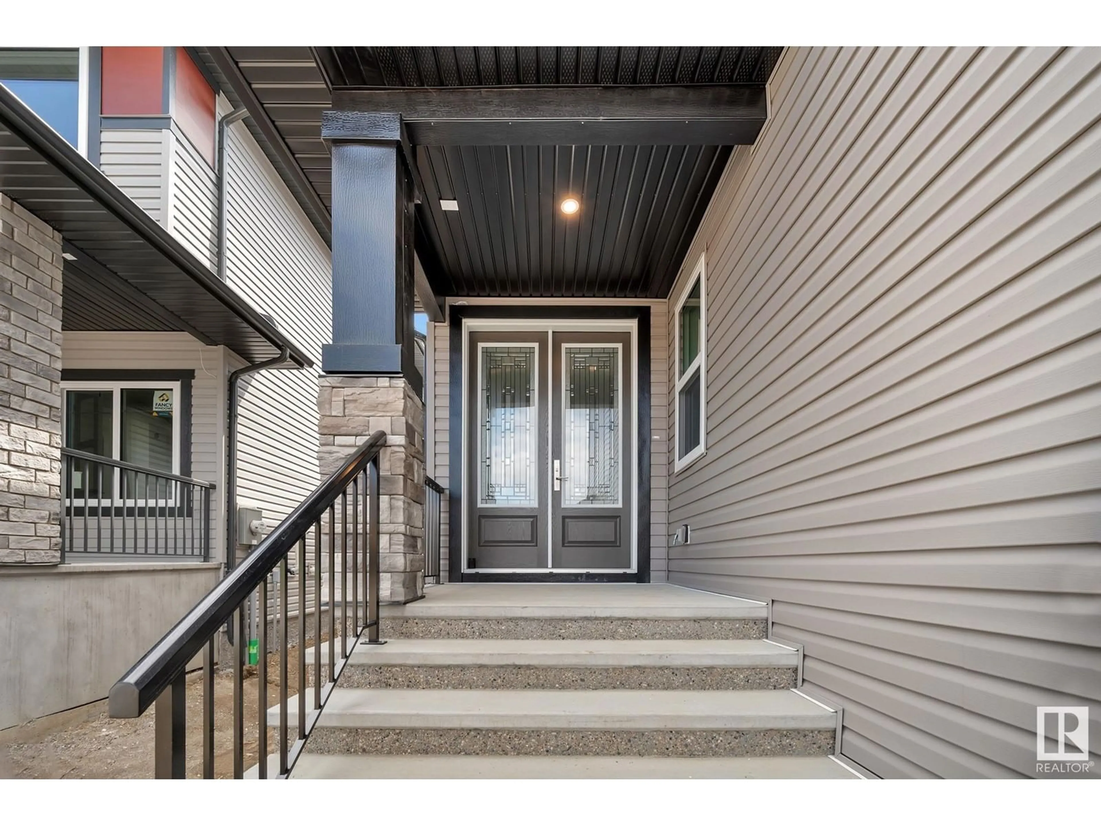 Indoor entryway, wood floors for 42 Darby CR, Spruce Grove Alberta T7X0W9