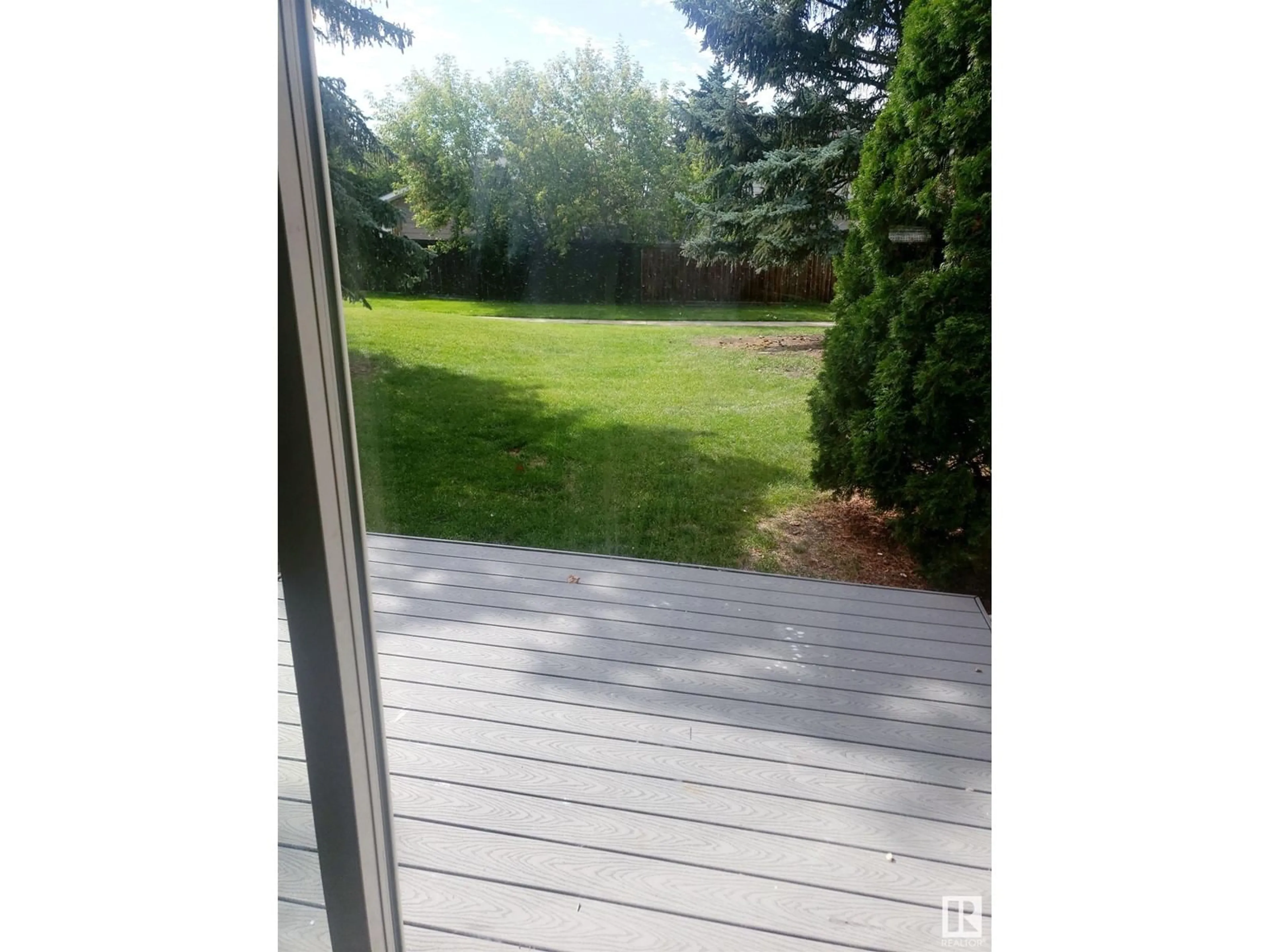 Patio for #Na 18458 62B AV NW NW, Edmonton Alberta T5T2N7