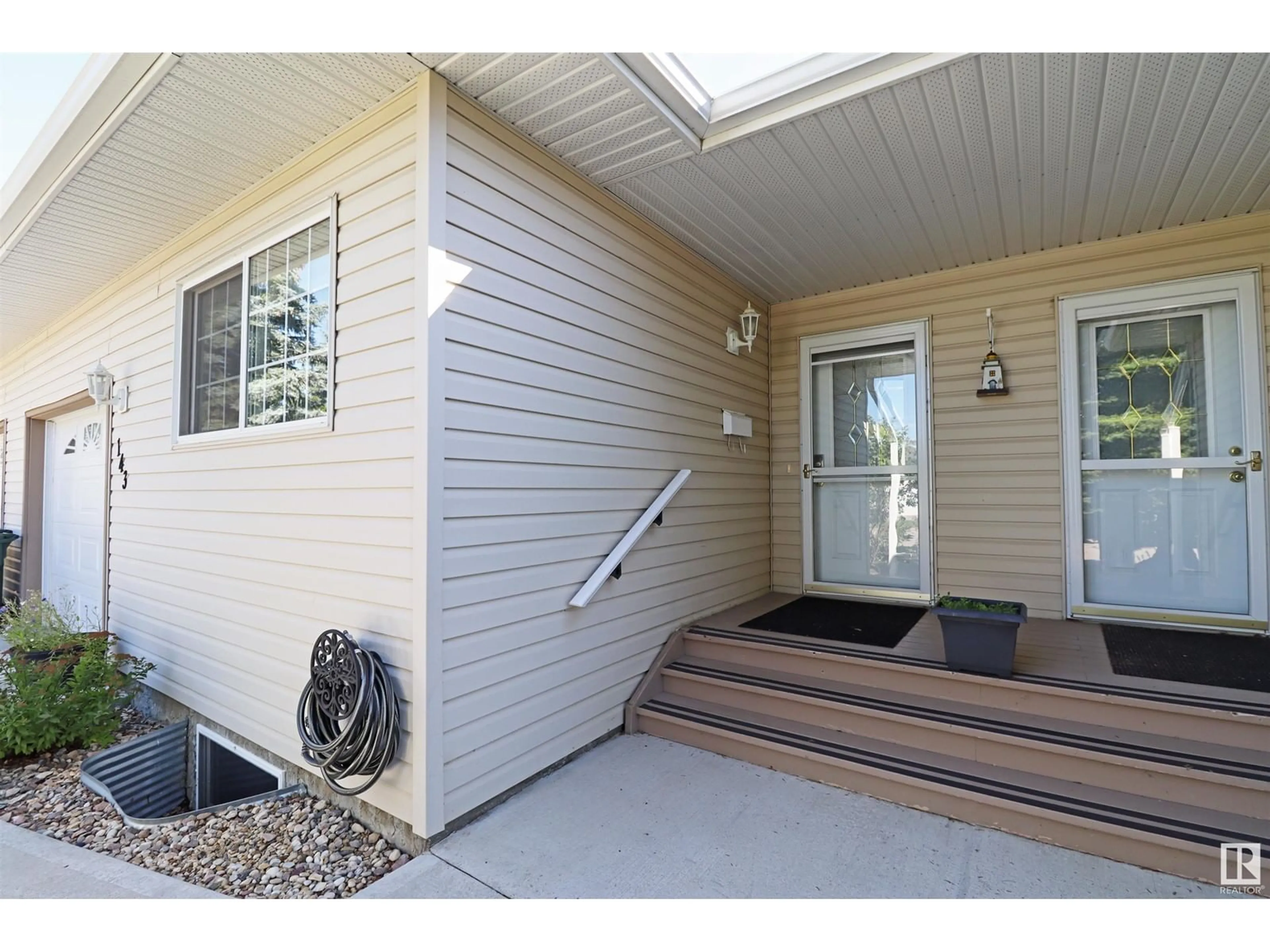 Indoor entryway for #143 4610 50 AV, Stony Plain Alberta T7Z1P4