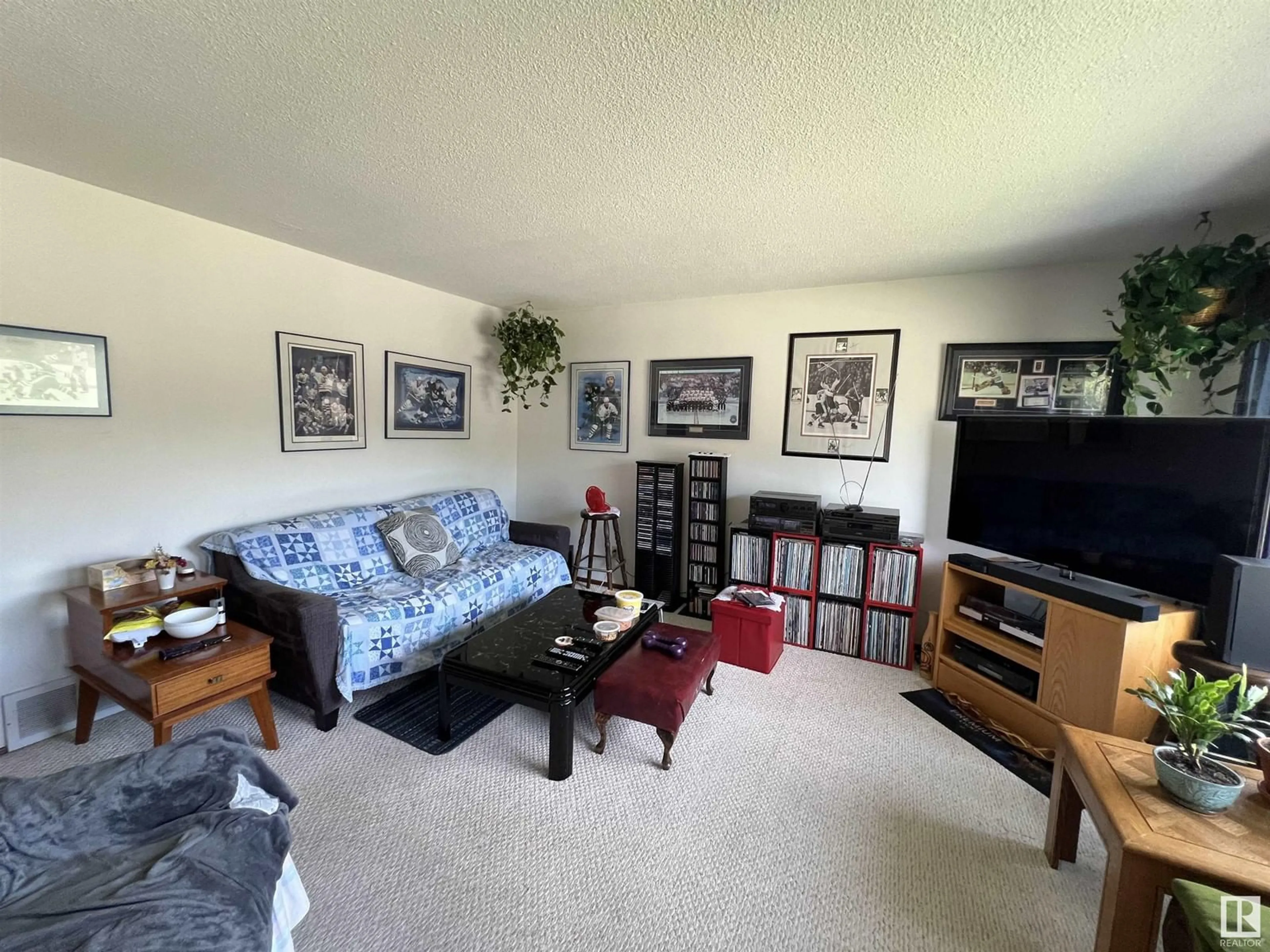 A pic of a room, unknown floor for 8805 102 AV NW, Edmonton Alberta T5H0E1