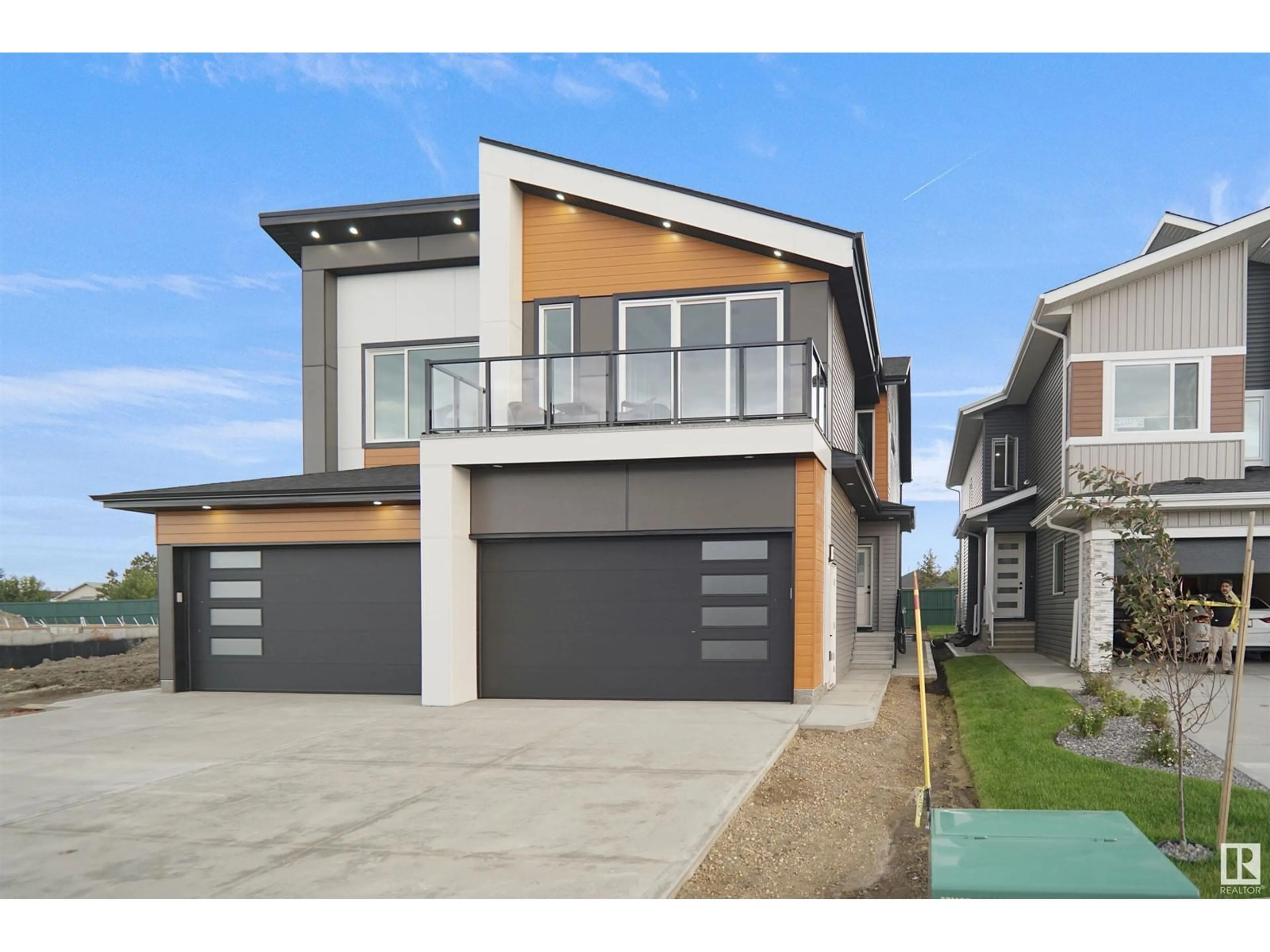 Frontside or backside of a home for 2031 154 AV NW, Edmonton Alberta T5Y4H5