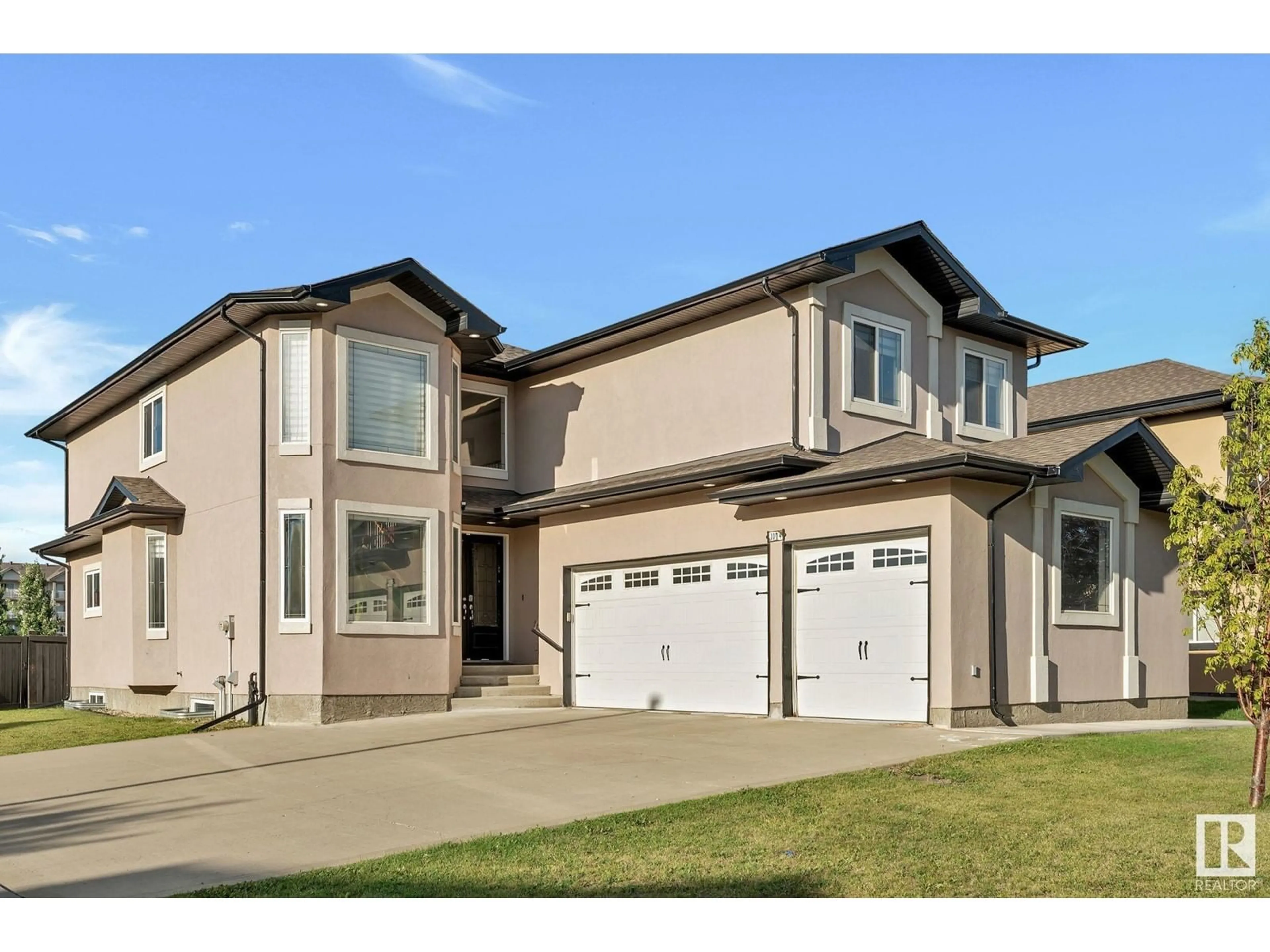 Frontside or backside of a home for 1004 WILDWOOD CO NW, Edmonton Alberta T6T0M2