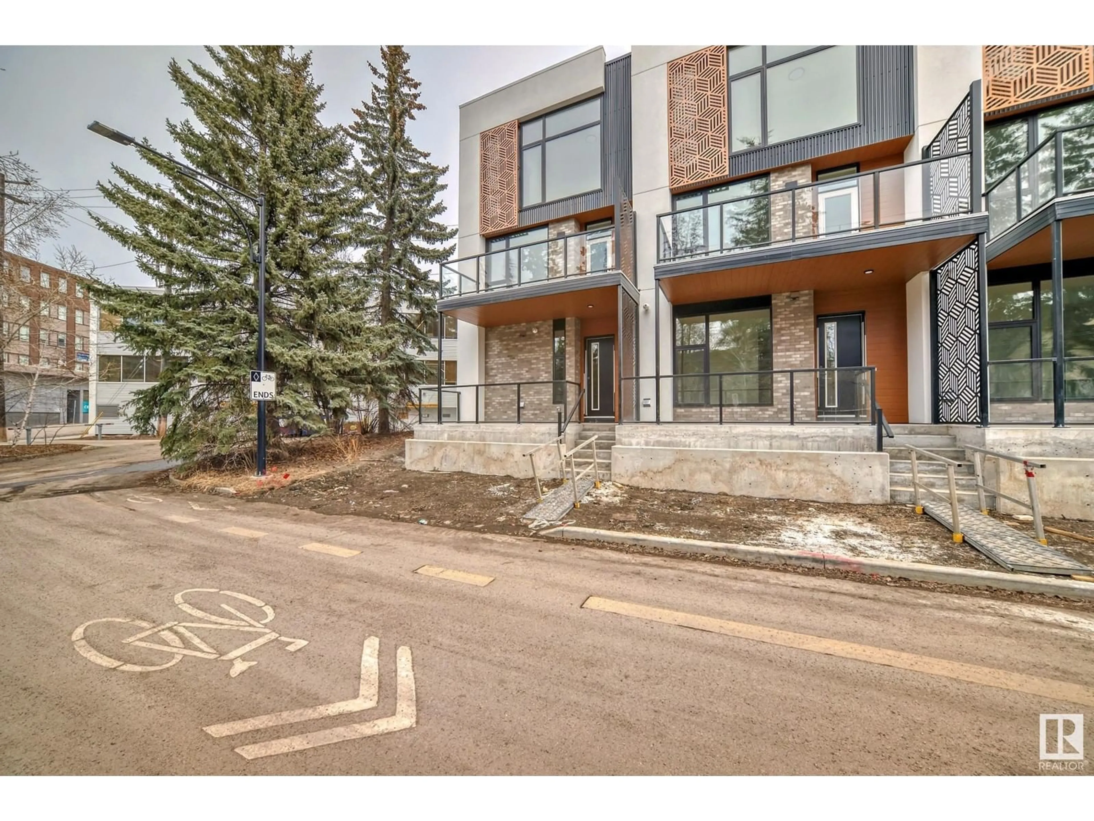 A pic from exterior of the house or condo for 10341 Wadhurst RD NW, Edmonton Alberta T5N1T1