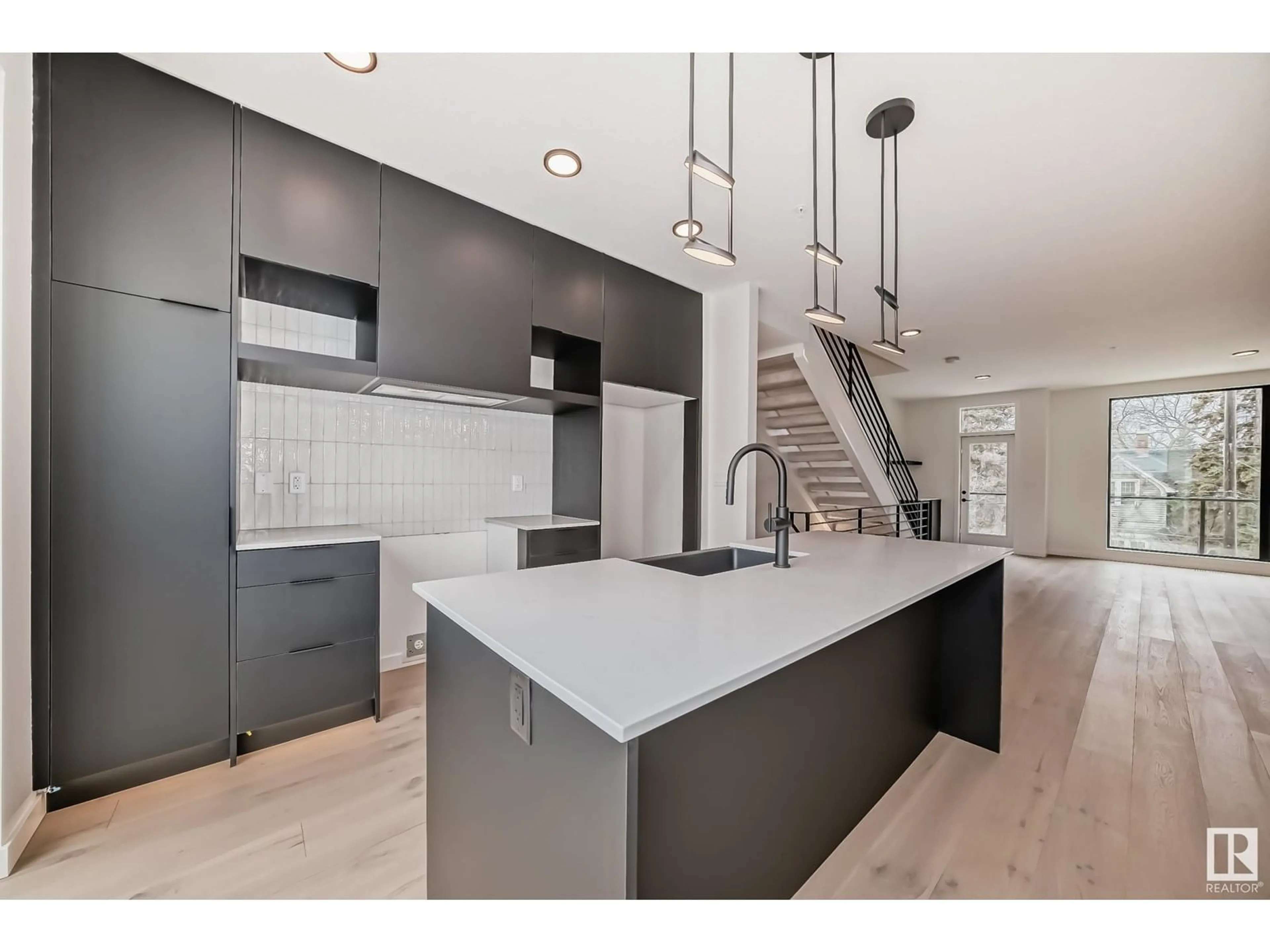 Contemporary kitchen for 10341 Wadhurst RD NW, Edmonton Alberta T5N1T1